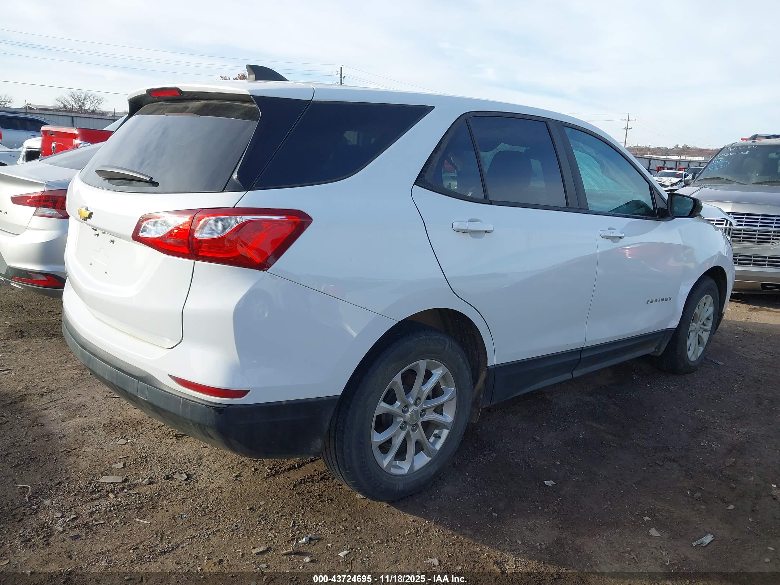 CHEVROLET EQUINOX image 4