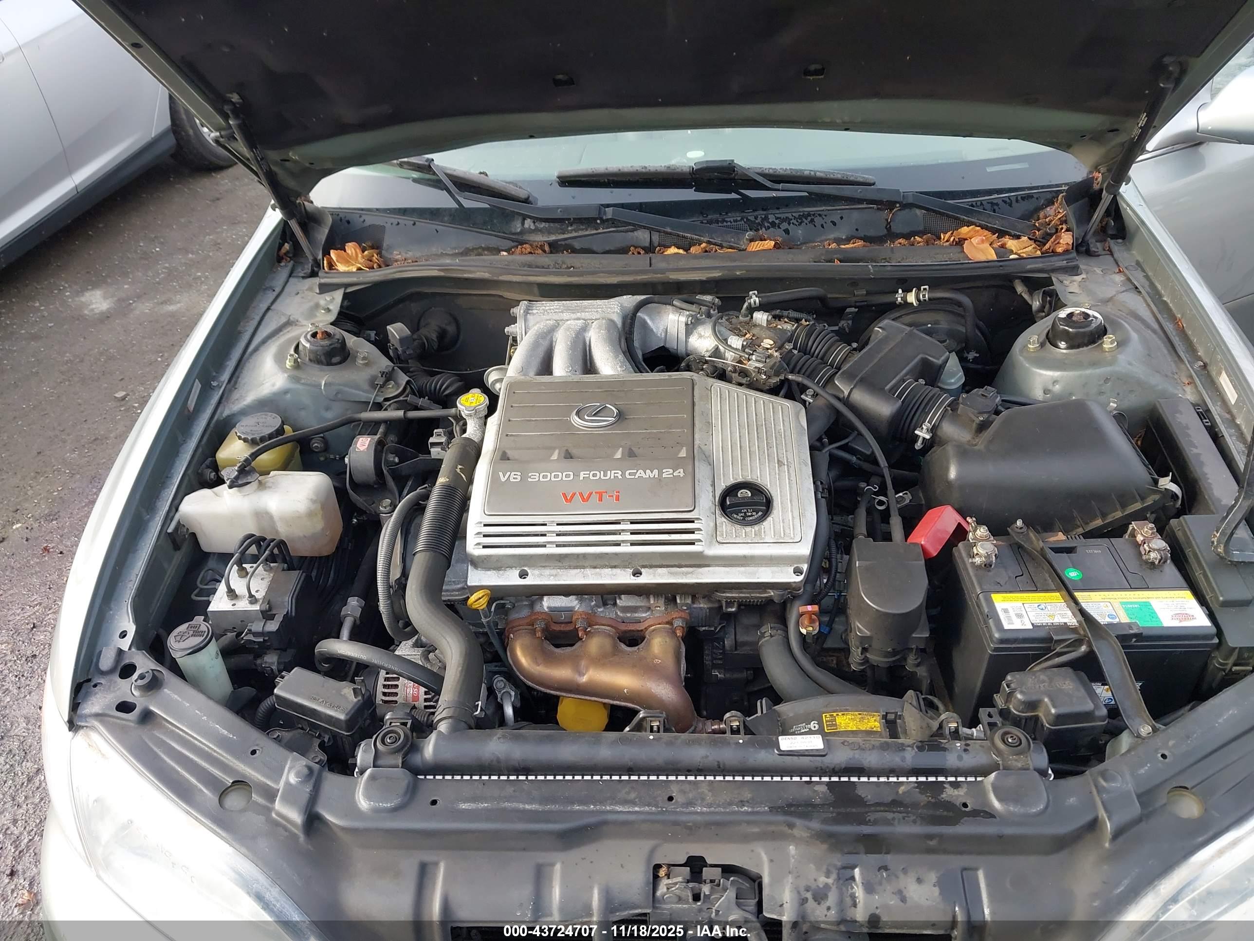 LEXUS ES image 10