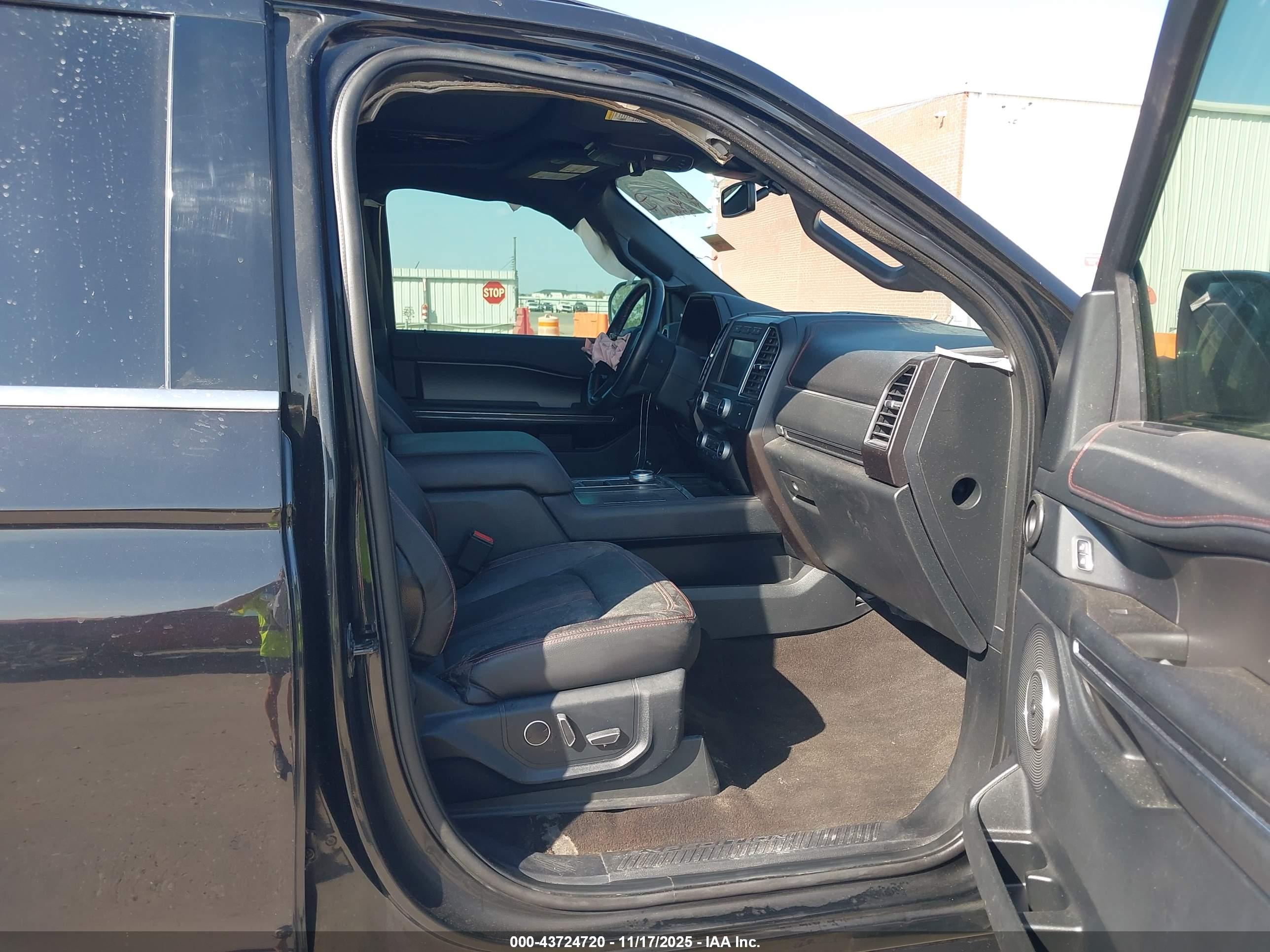 FORD EXPEDITION image 5
