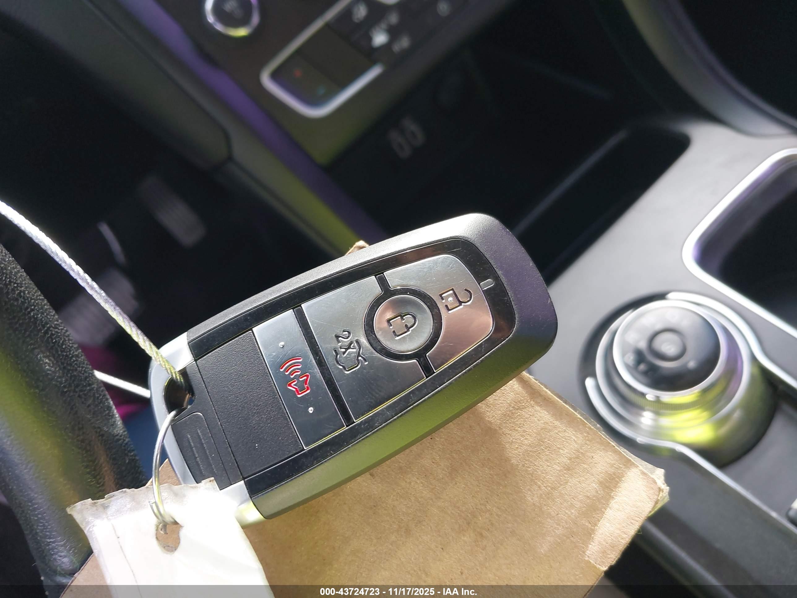 FORD FUSION image 11