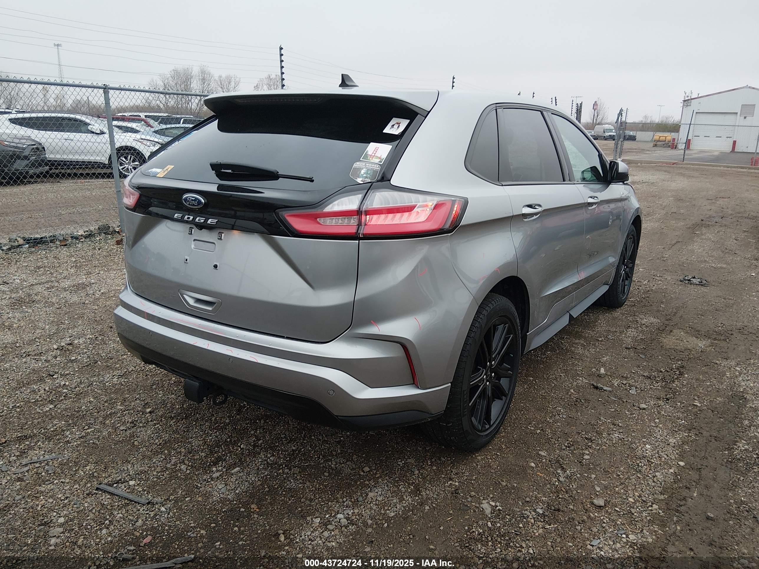 FORD EDGE image 4
