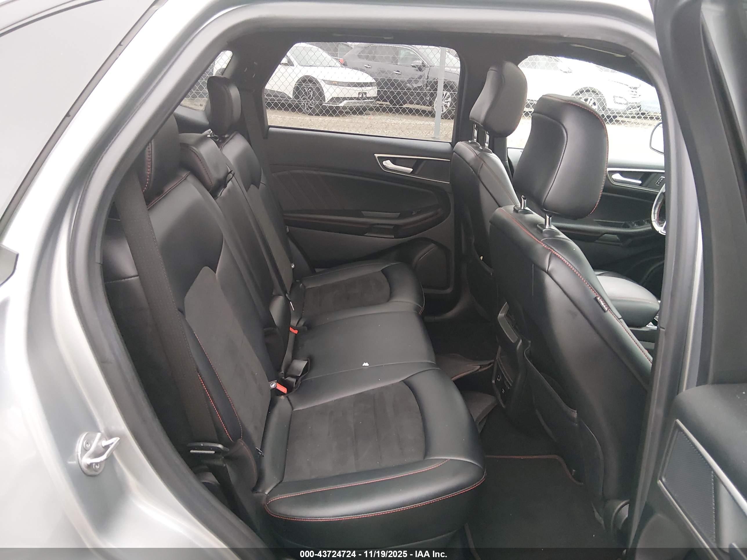 FORD EDGE image 8