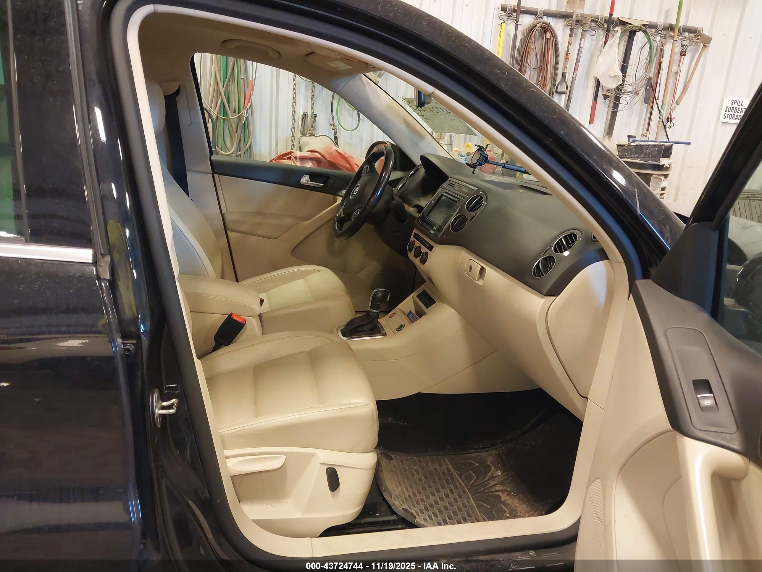 VOLKSWAGEN TIGUAN image 5