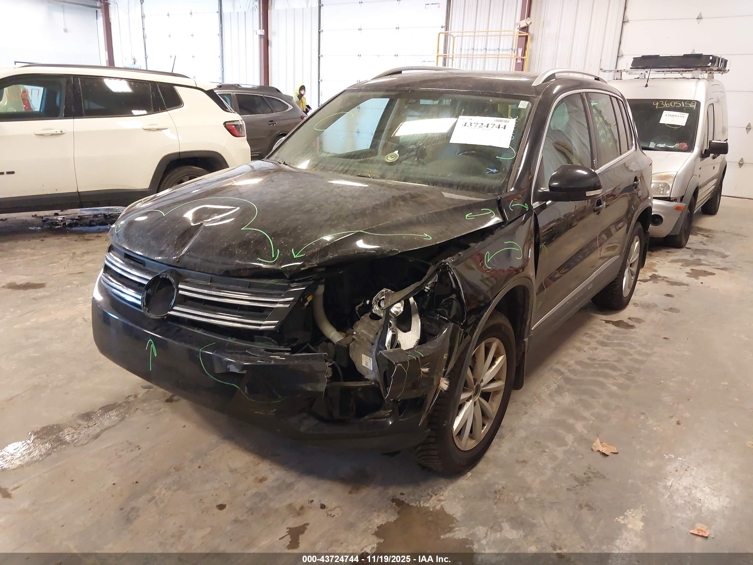 VOLKSWAGEN TIGUAN image 6