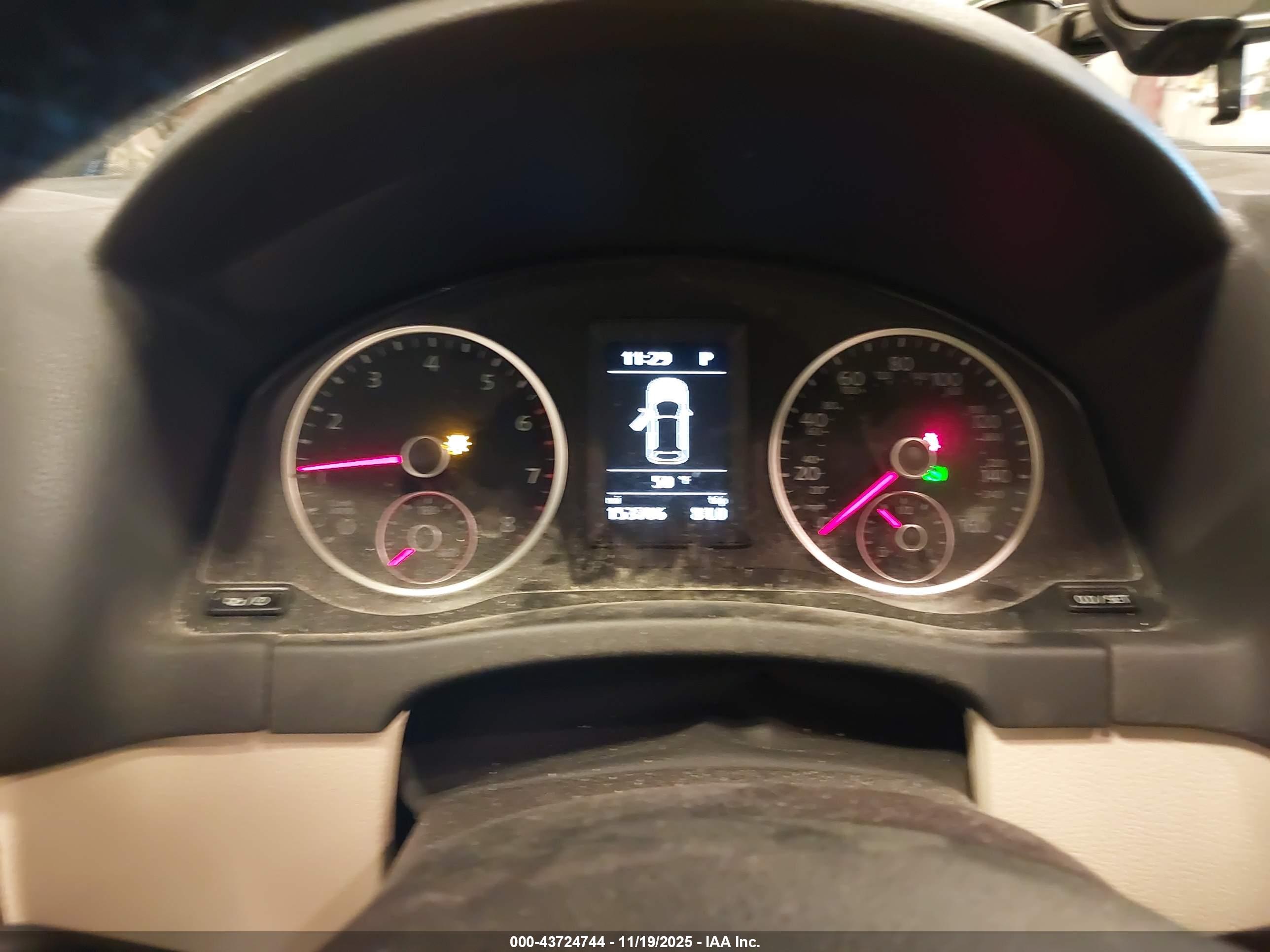 VOLKSWAGEN TIGUAN image 7