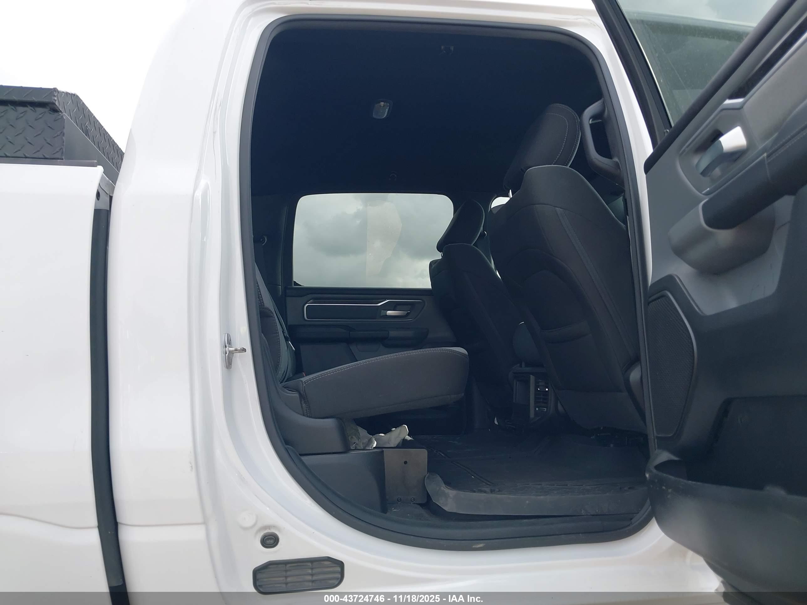 RAM 1500 image 8