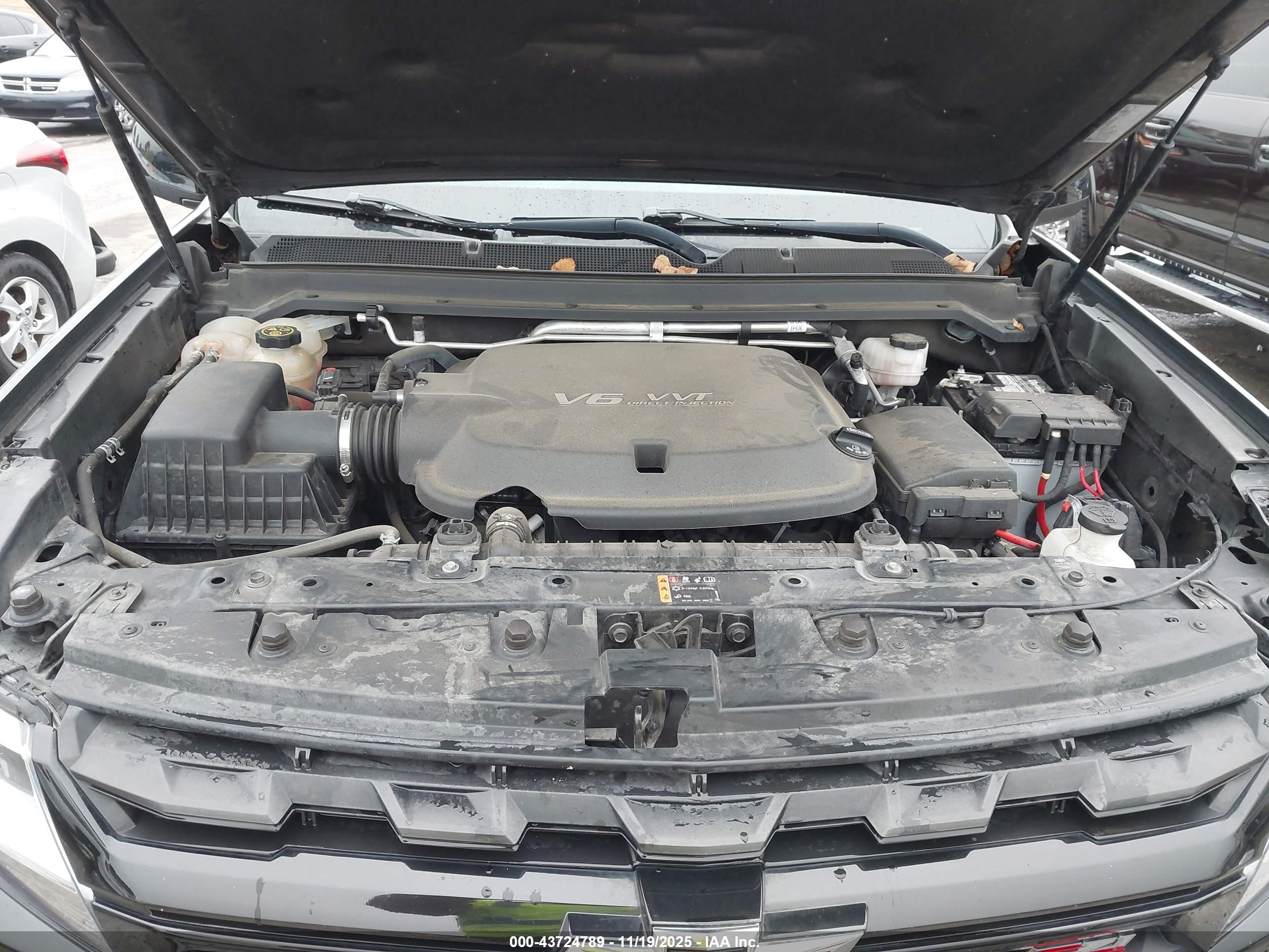 CHEVROLET COLORADO image 10