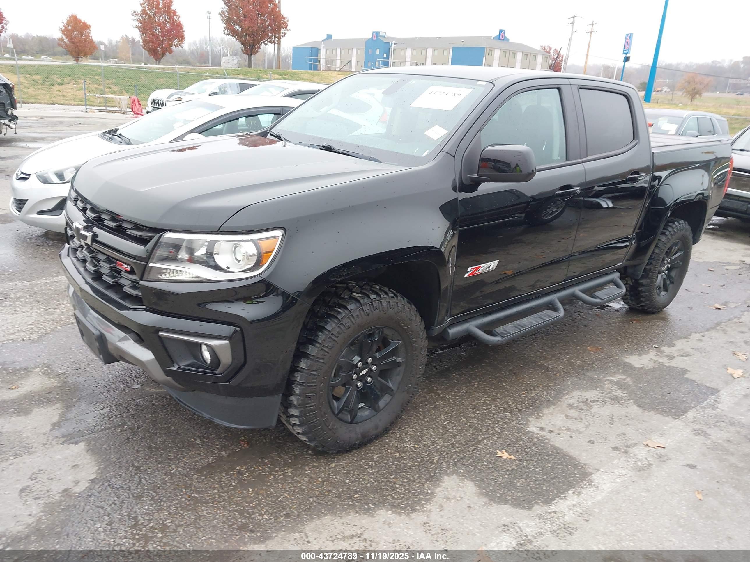 CHEVROLET COLORADO image 2
