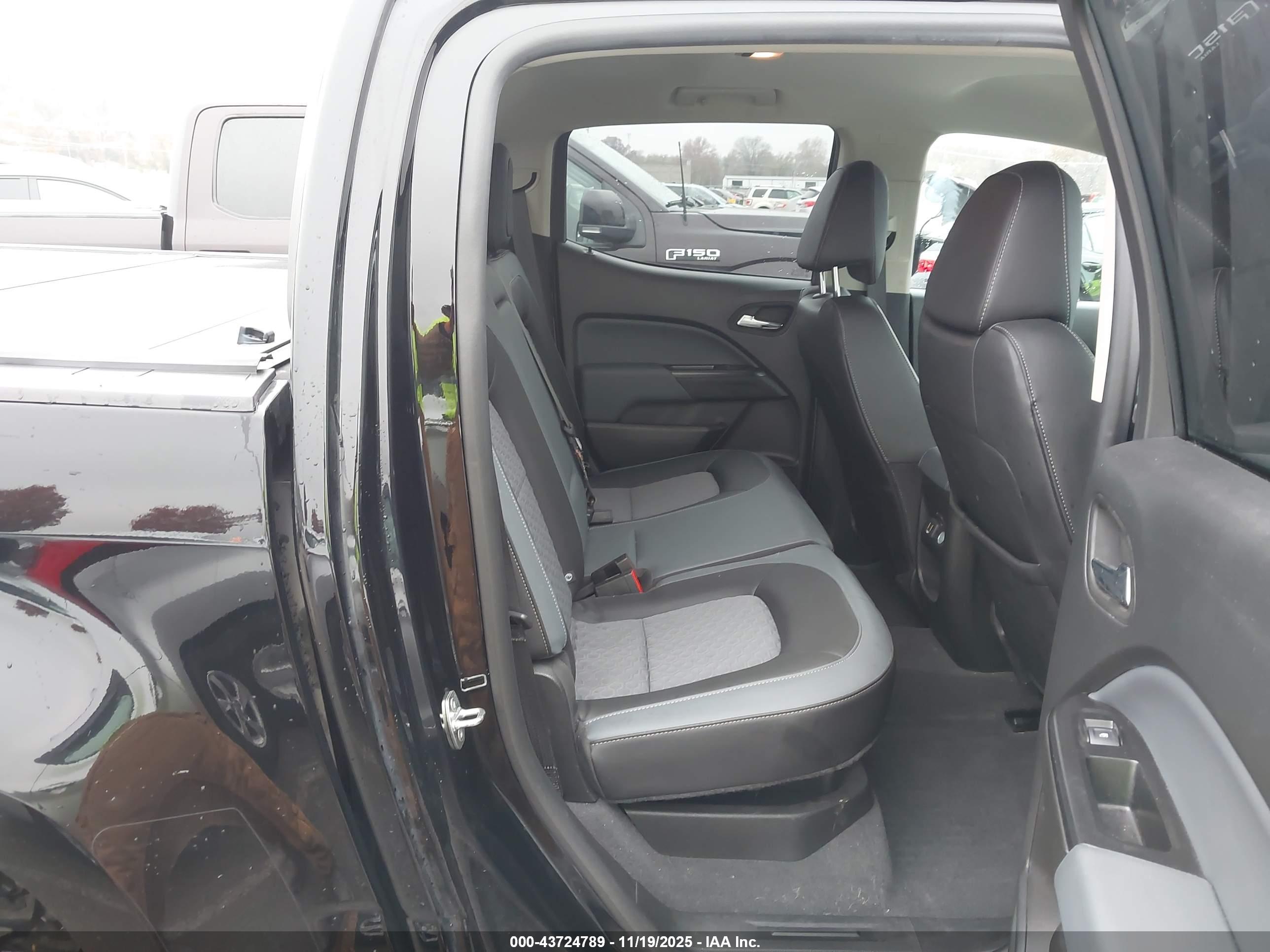 CHEVROLET COLORADO image 8