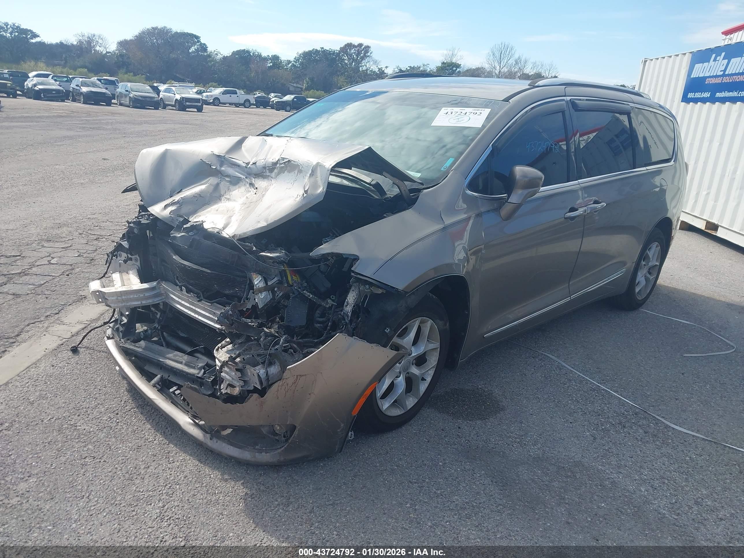 CHRYSLER PACIFICA image 2