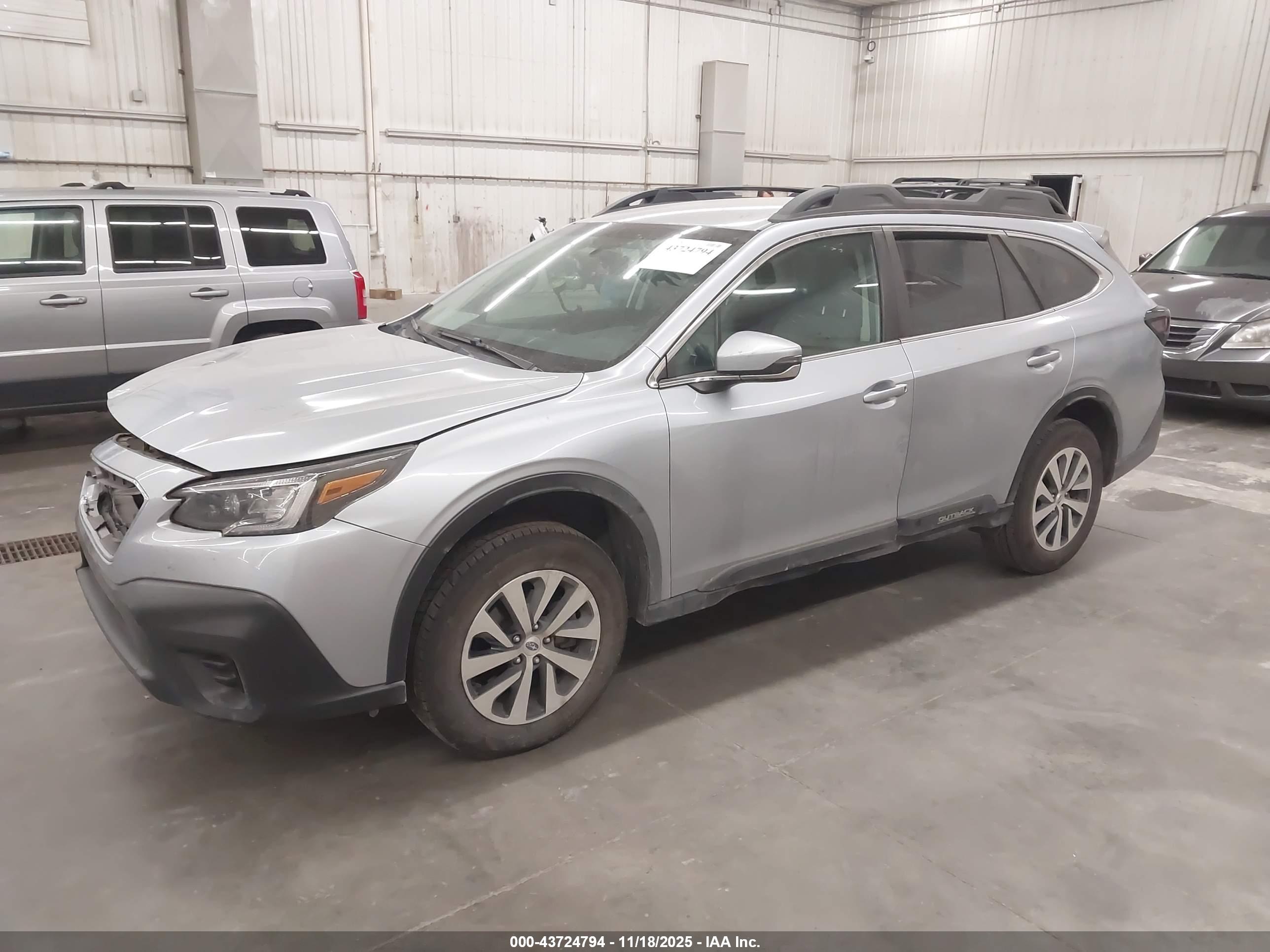 SUBARU OUTBACK image 2