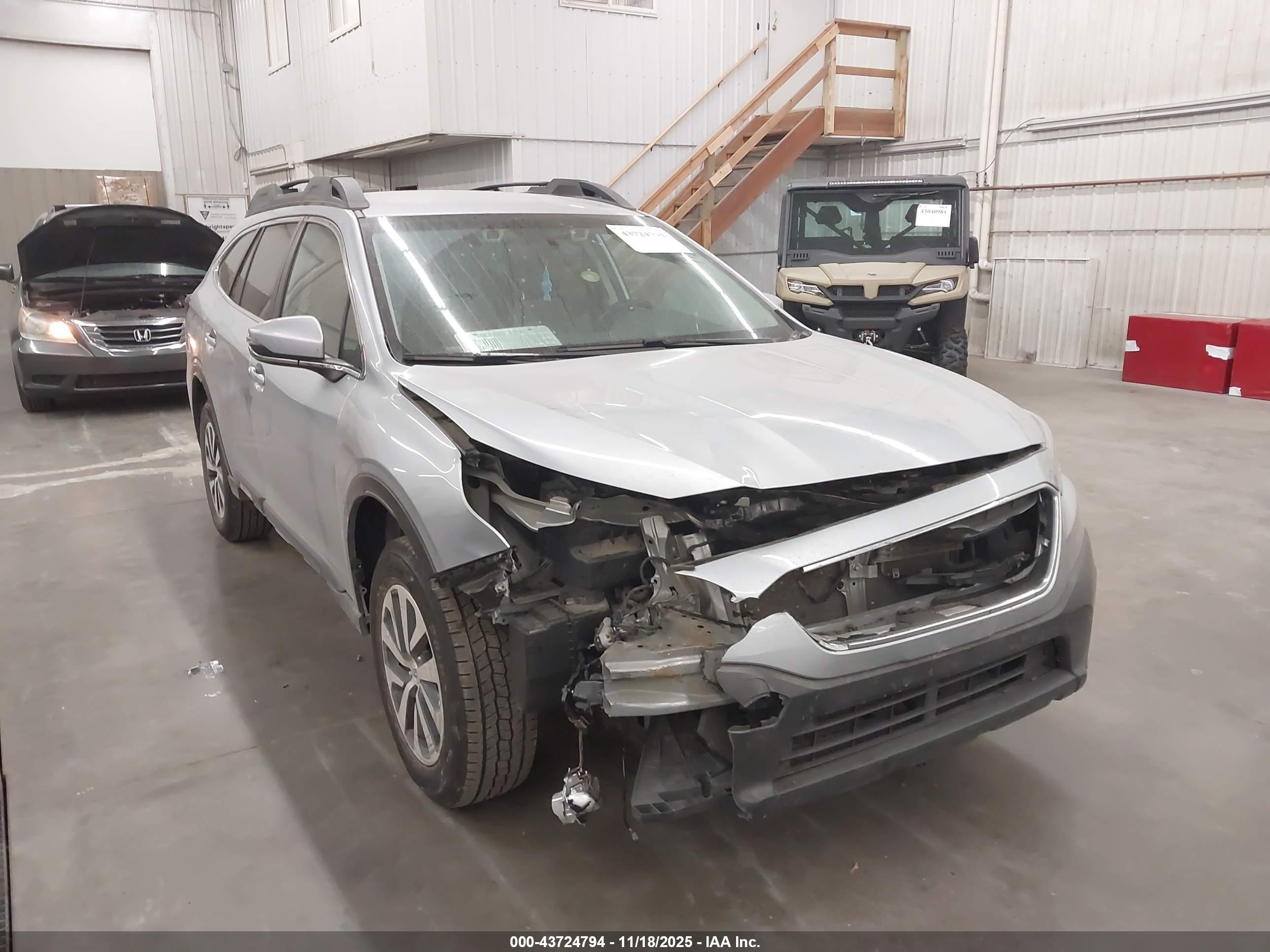 SUBARU OUTBACK image 6