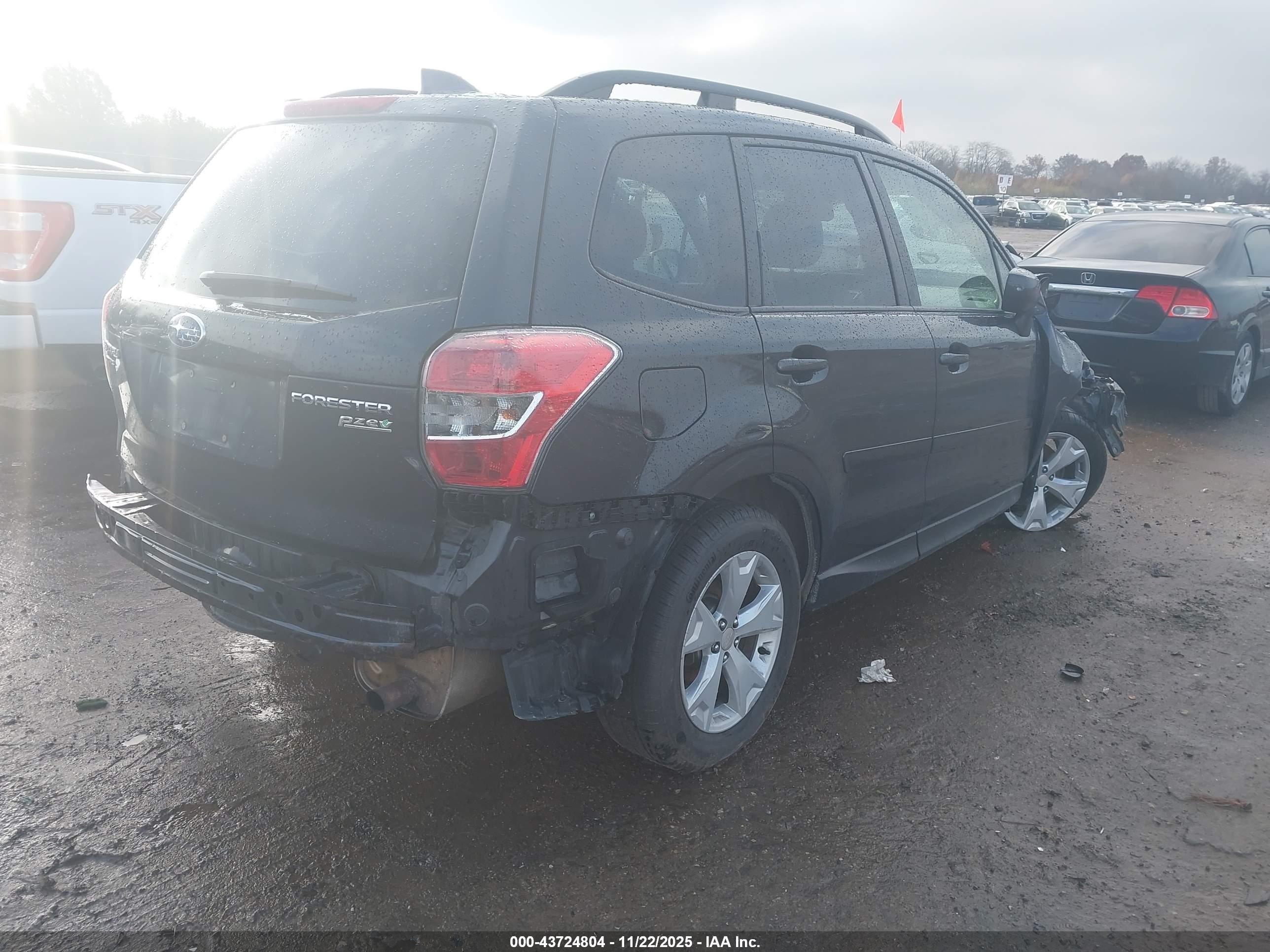 SUBARU FORESTER image 4