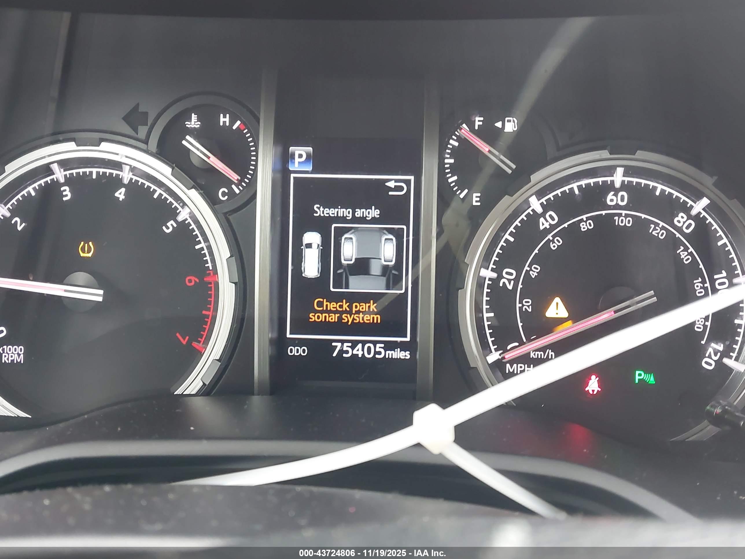 TOYOTA 4RUNNER image 7
