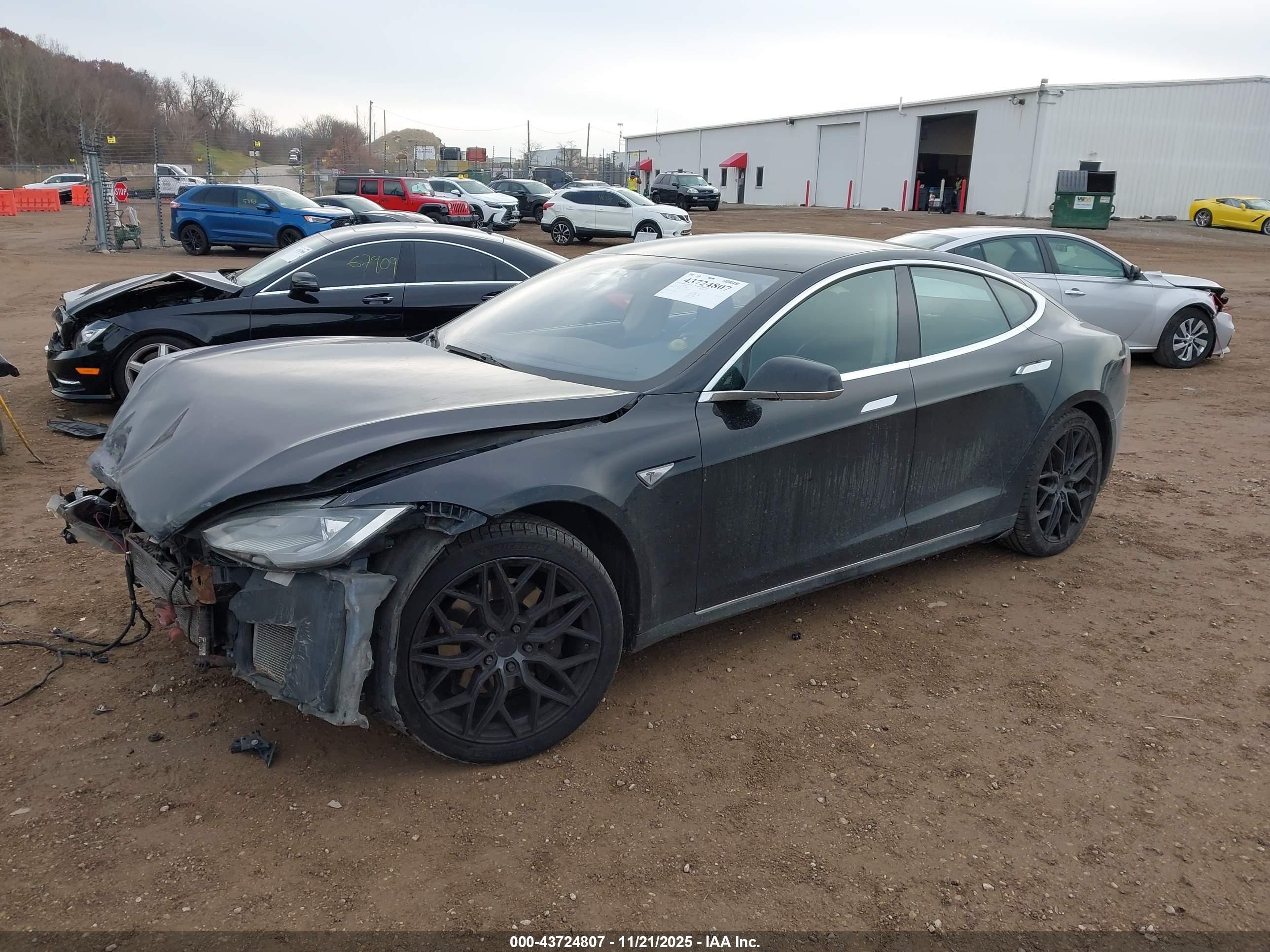 TESLA MODEL image 2