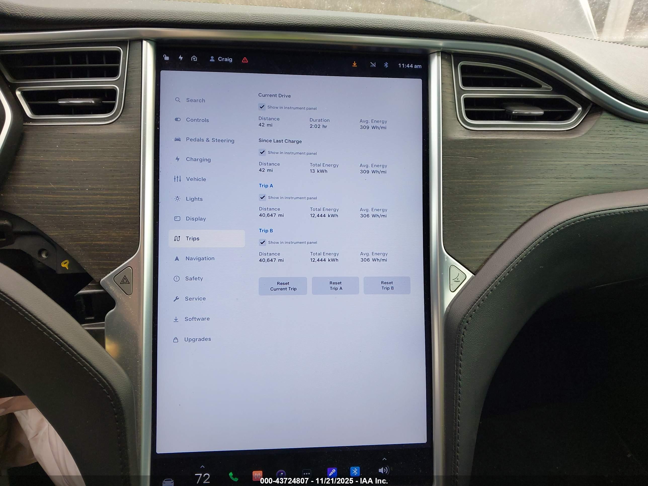 TESLA MODEL image 7