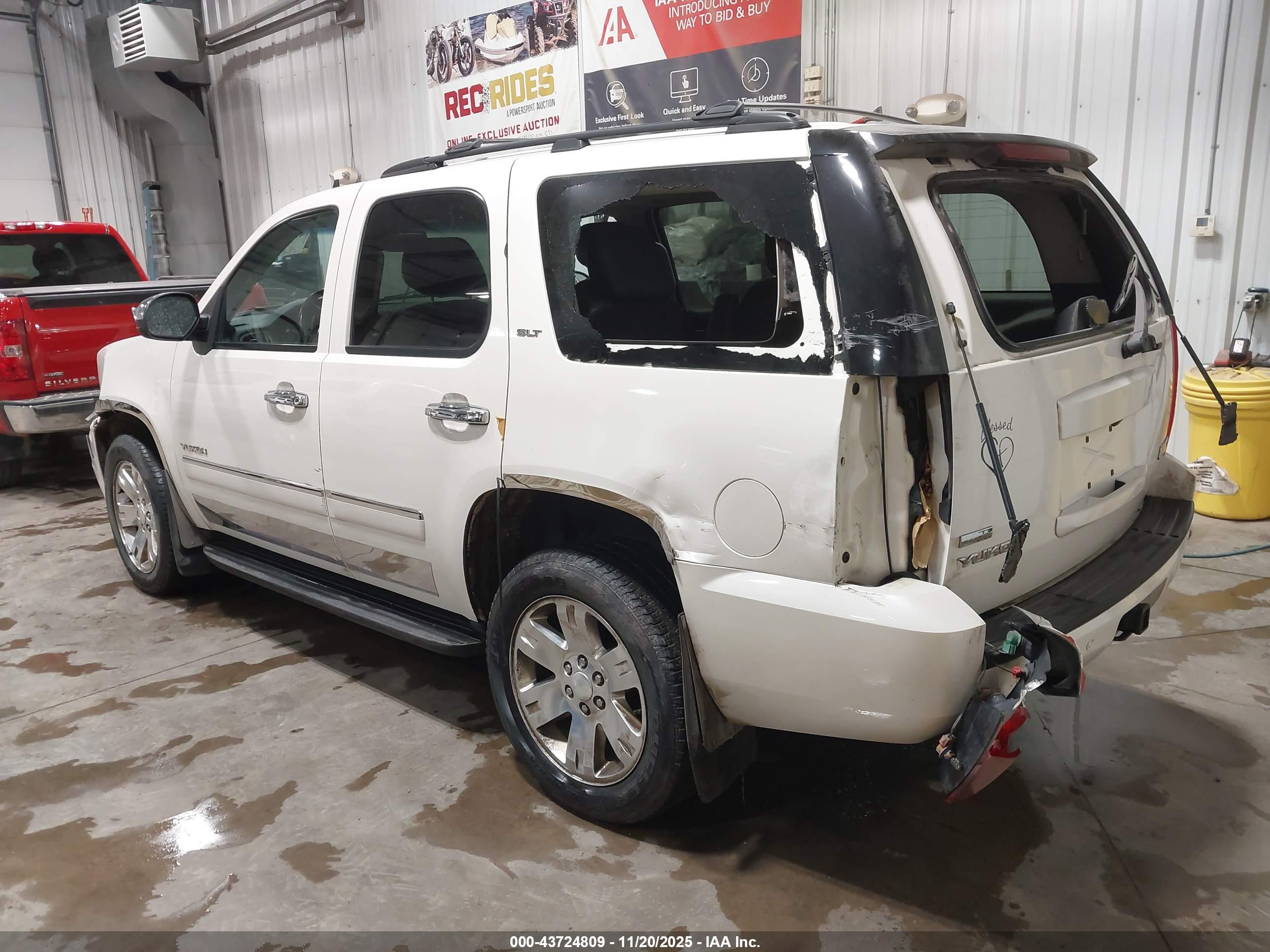 GMC YUKON image 3