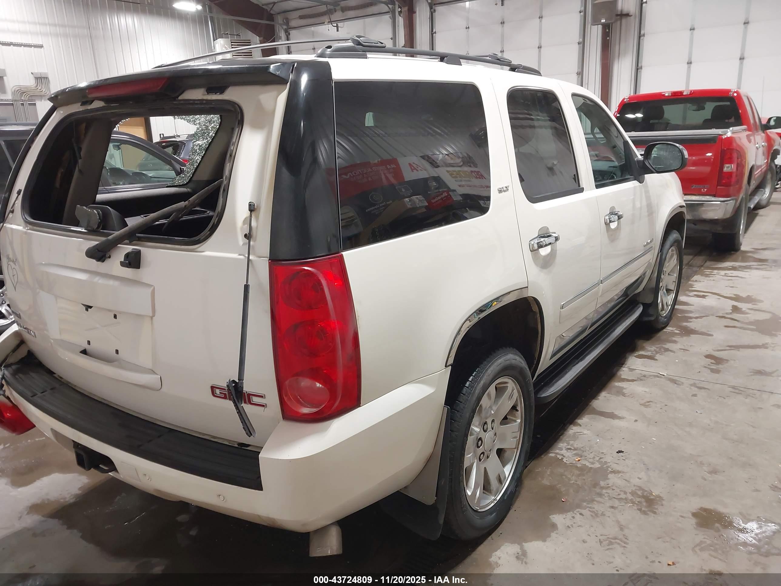 GMC YUKON image 4
