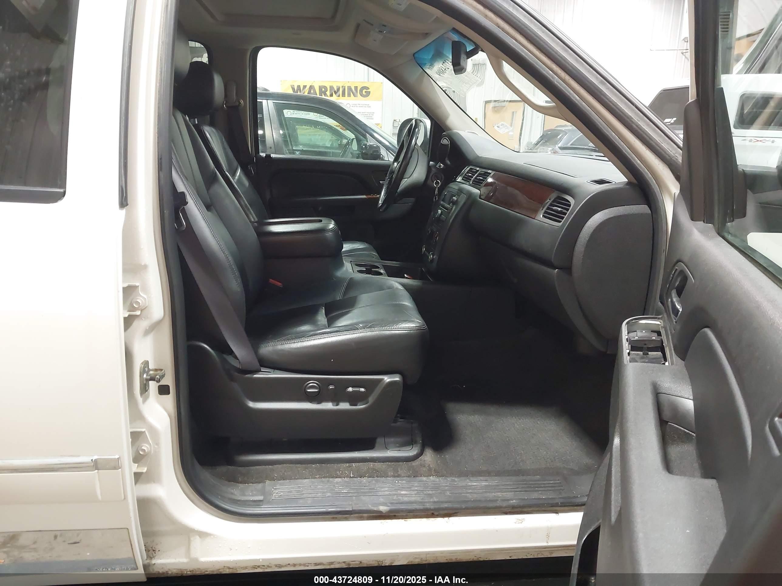 GMC YUKON image 5
