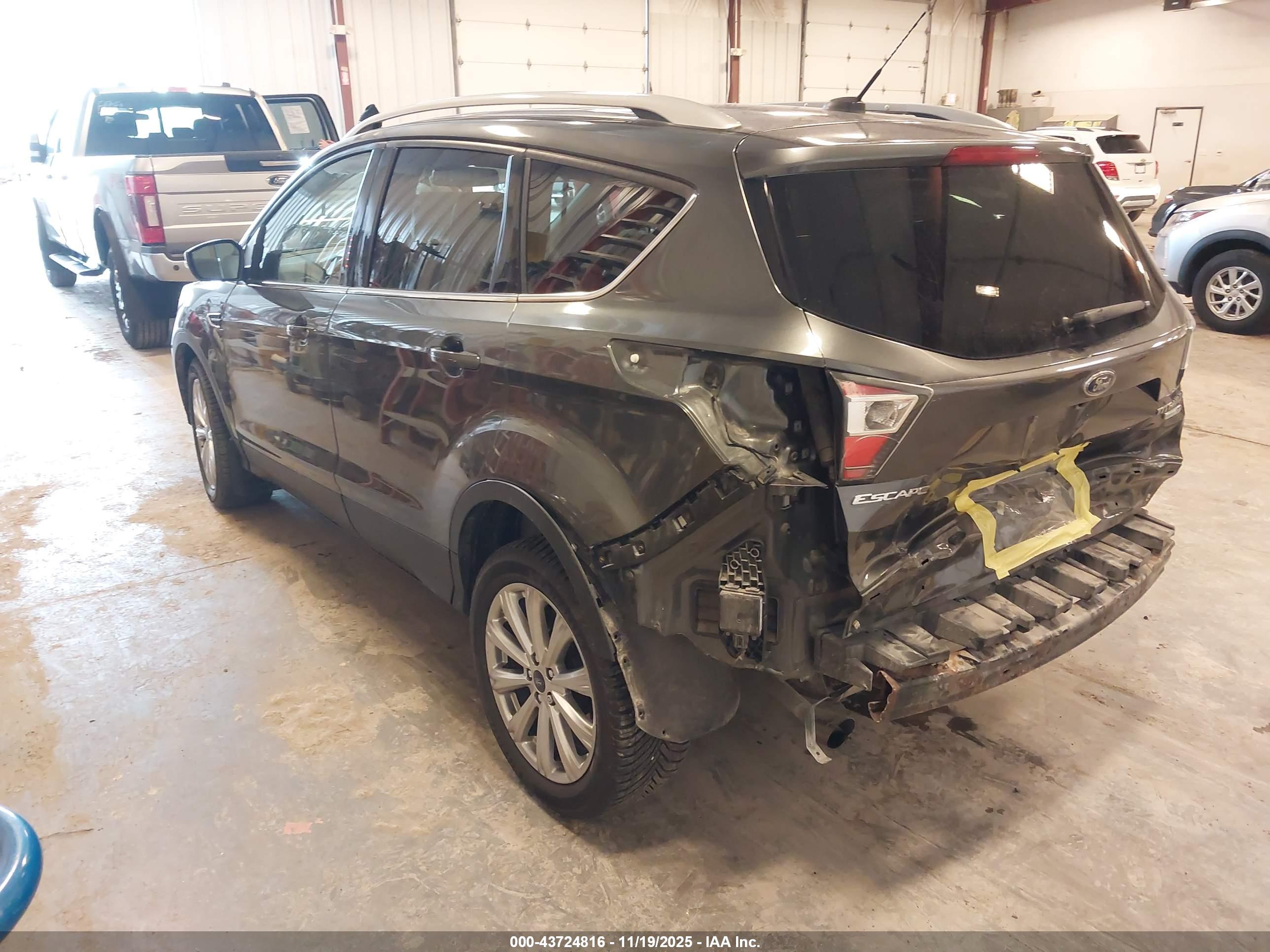 FORD ESCAPE image 3