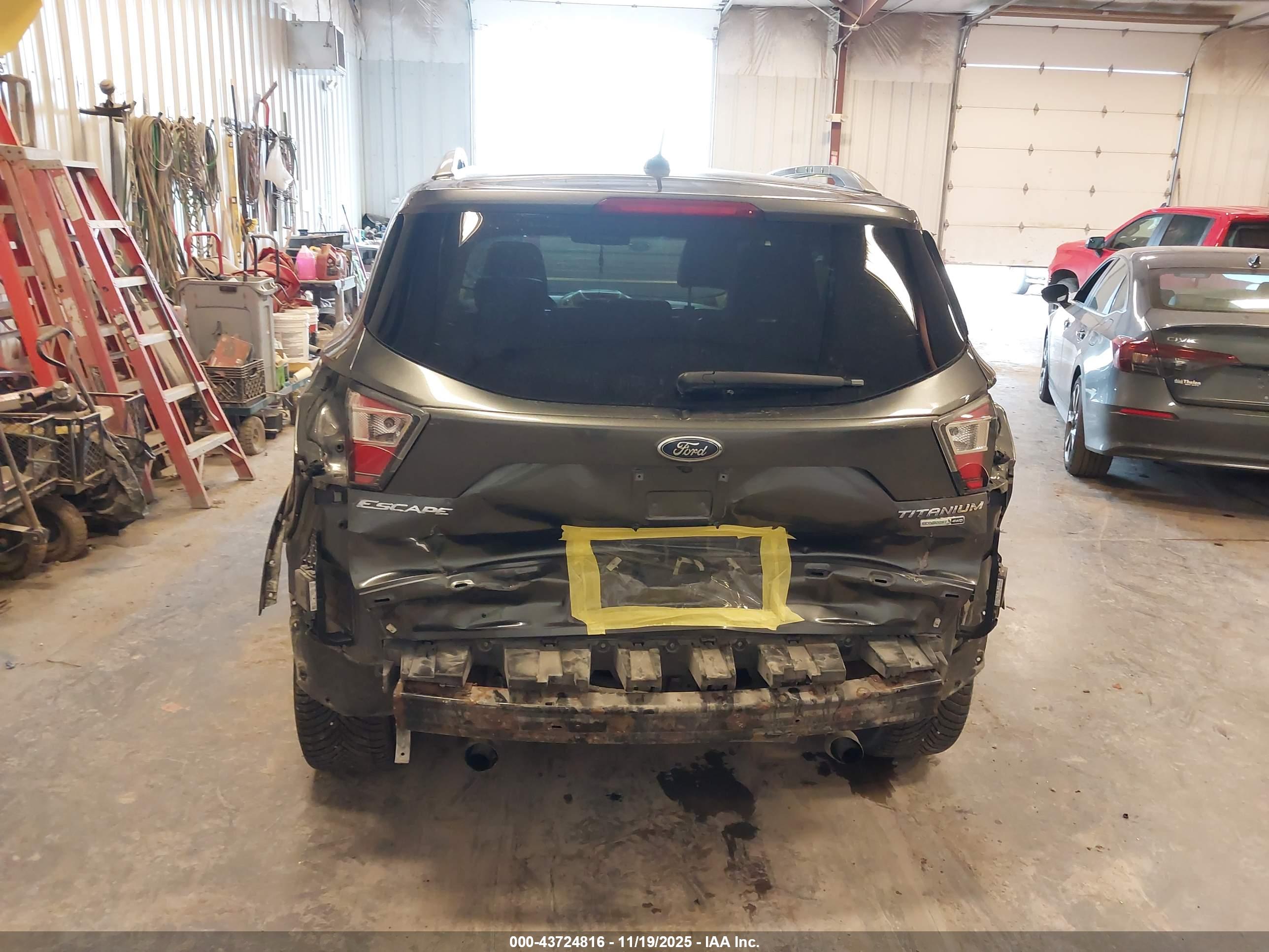 FORD ESCAPE image 6