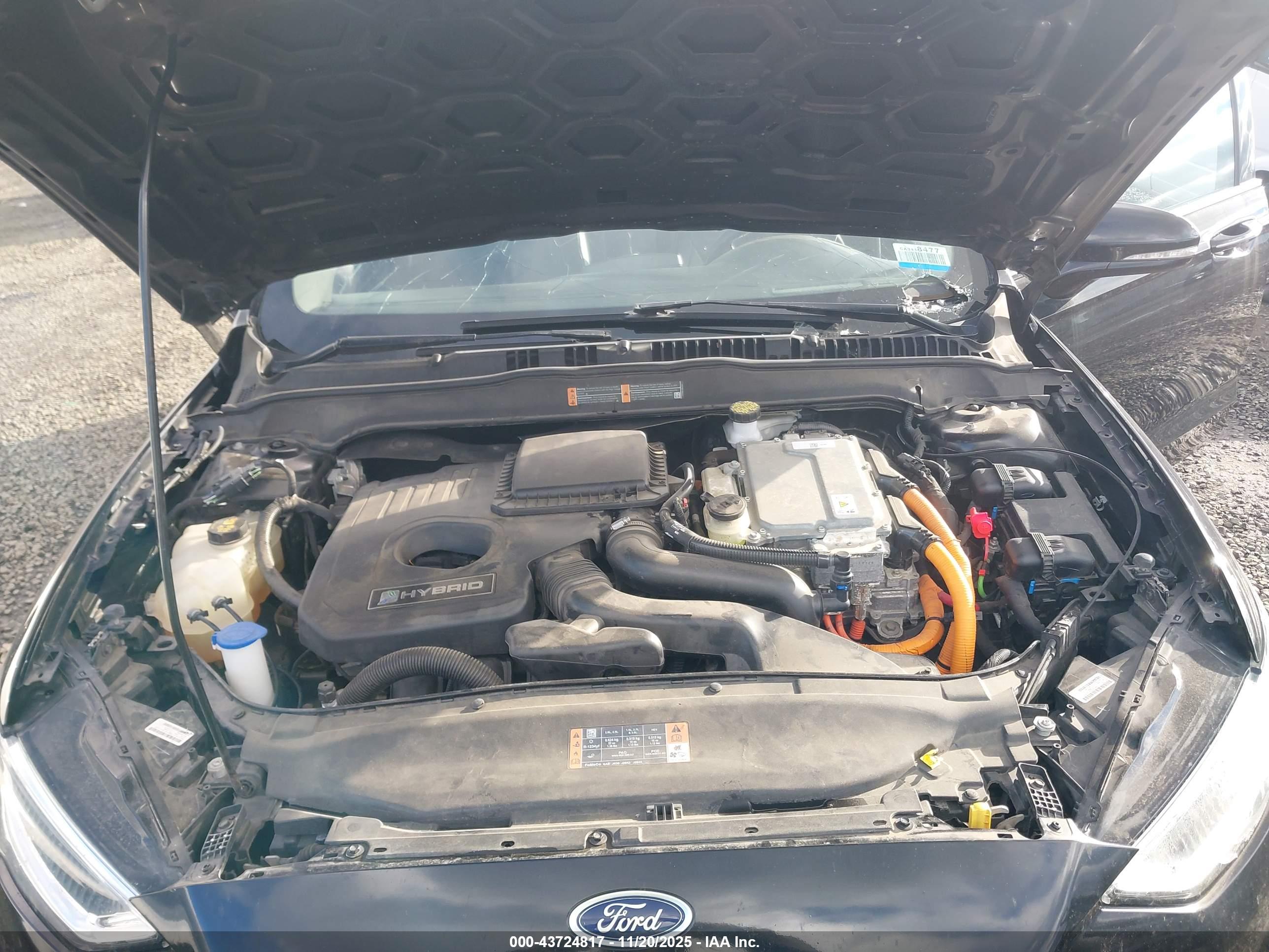 FORD FUSION image 10