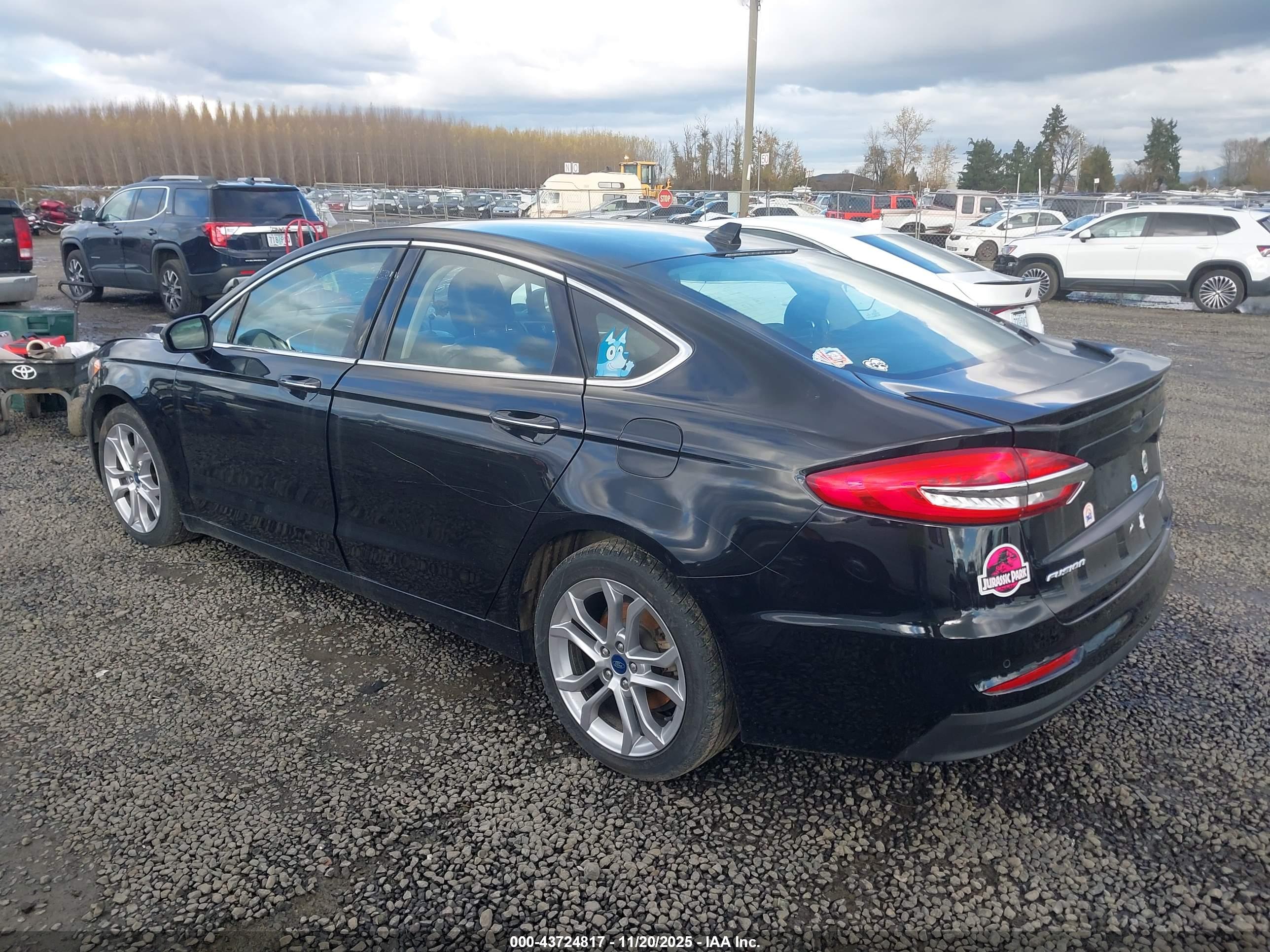 FORD FUSION image 3