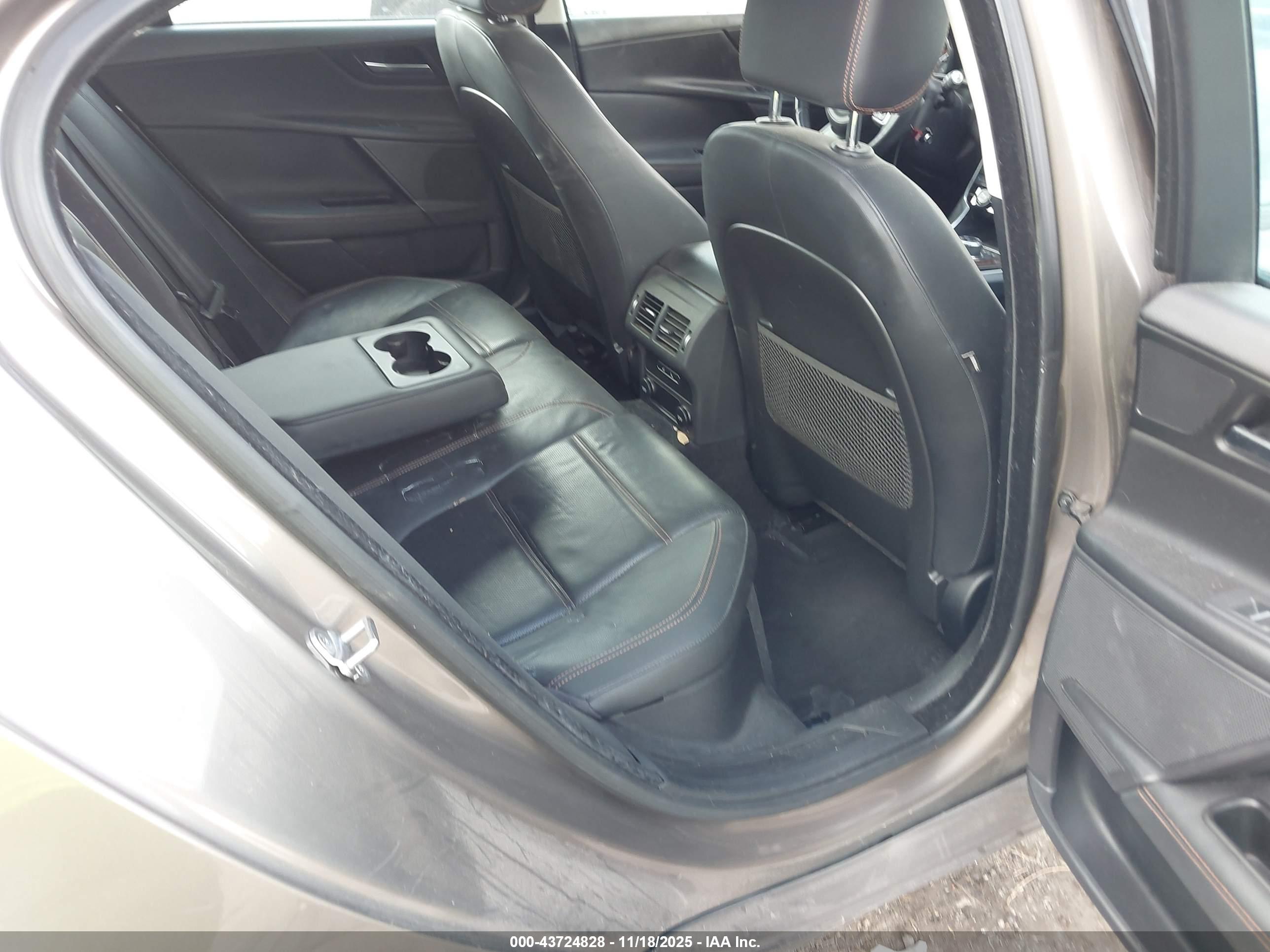 JAGUAR XE image 8
