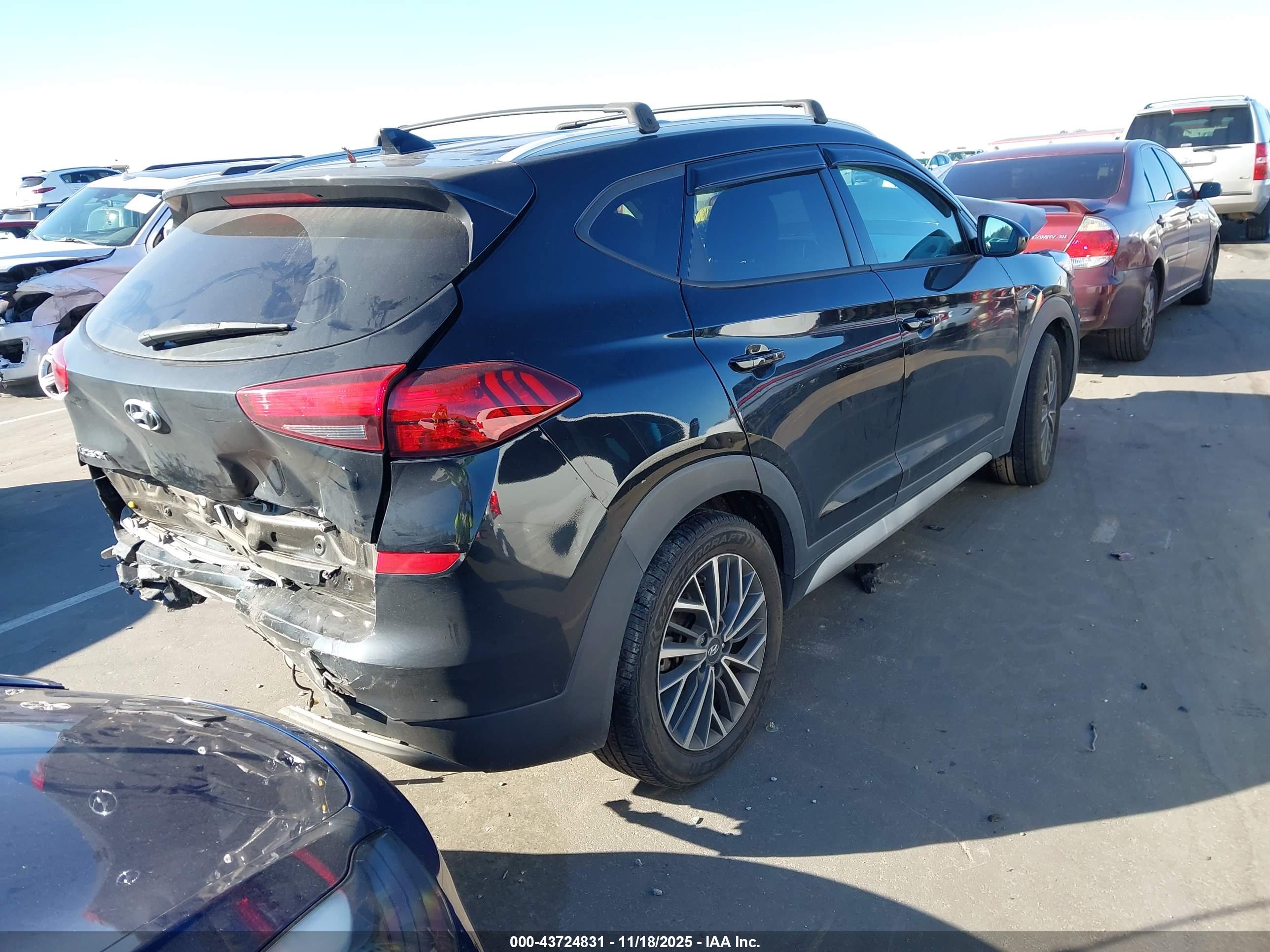 HYUNDAI TUCSON image 4