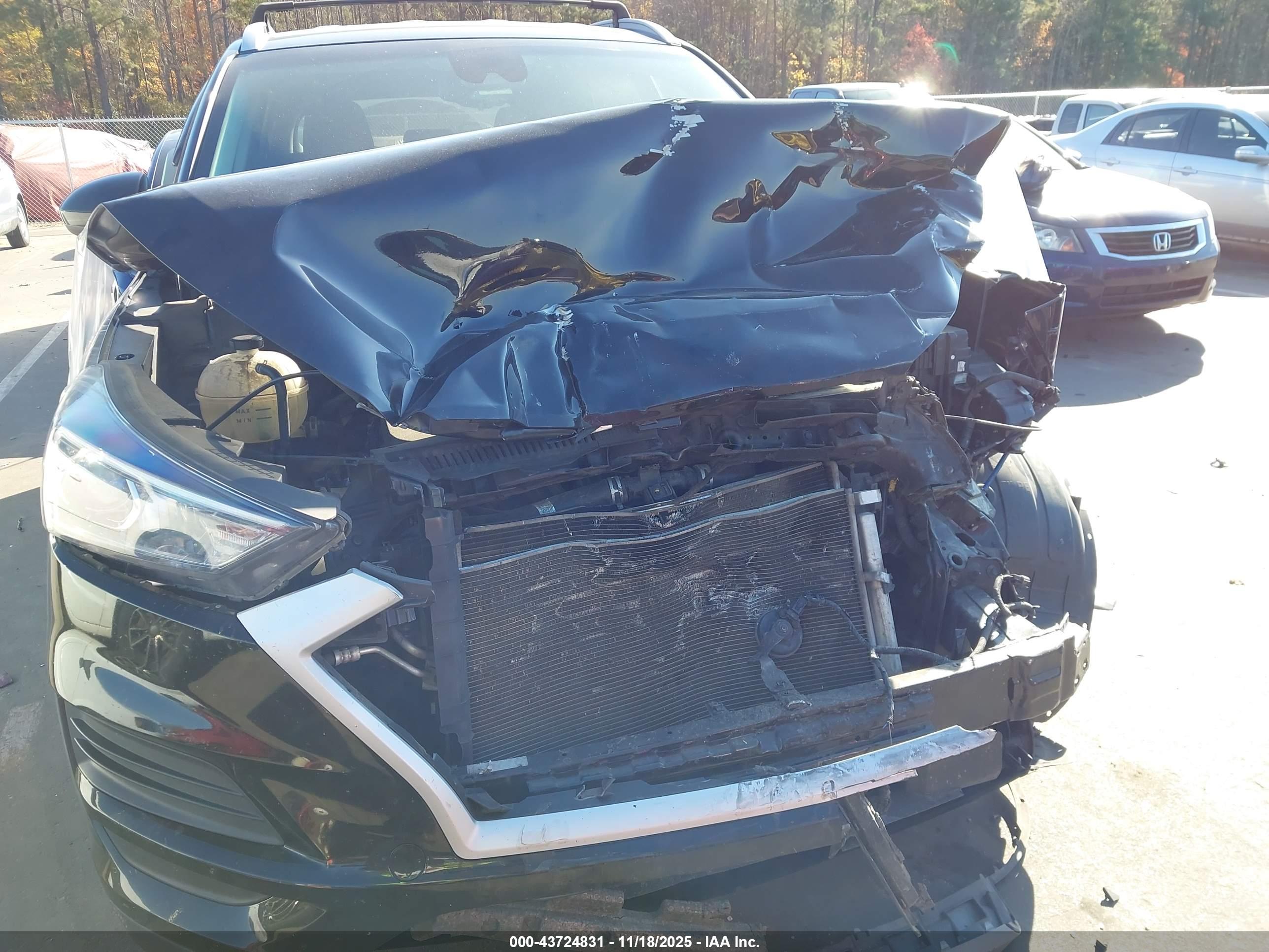 HYUNDAI TUCSON image 6