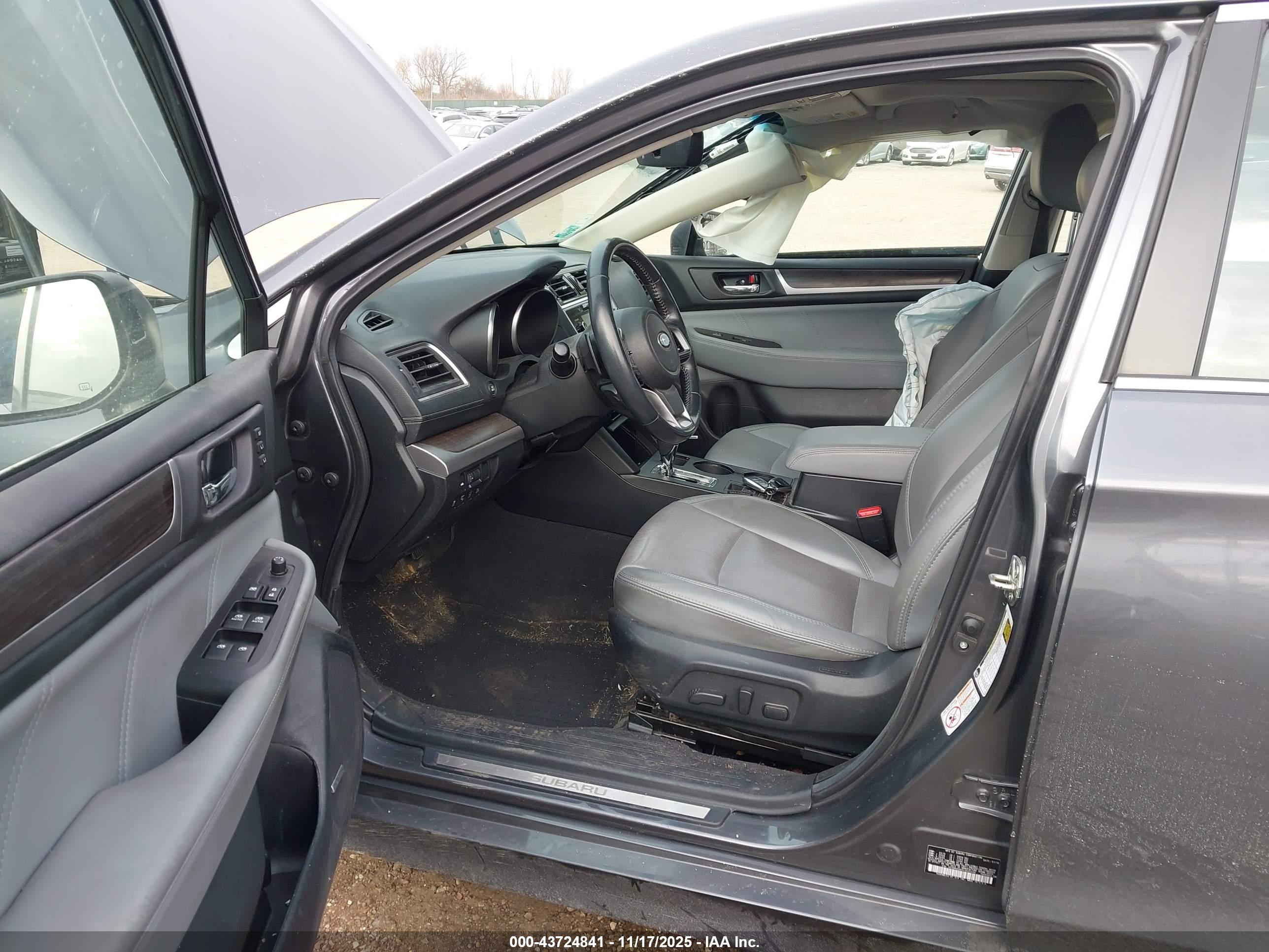 SUBARU LEGACY image 5