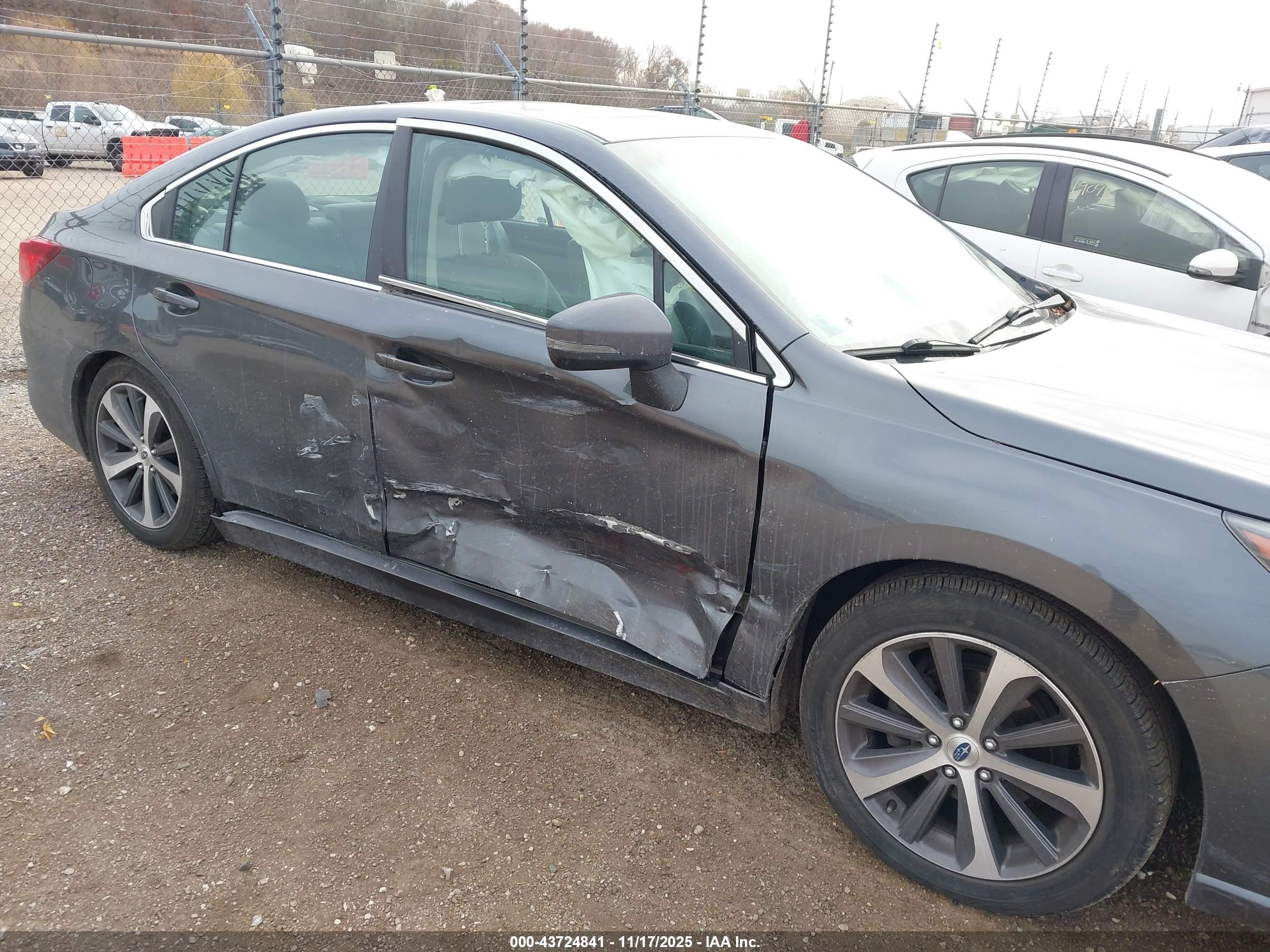 SUBARU LEGACY image 6