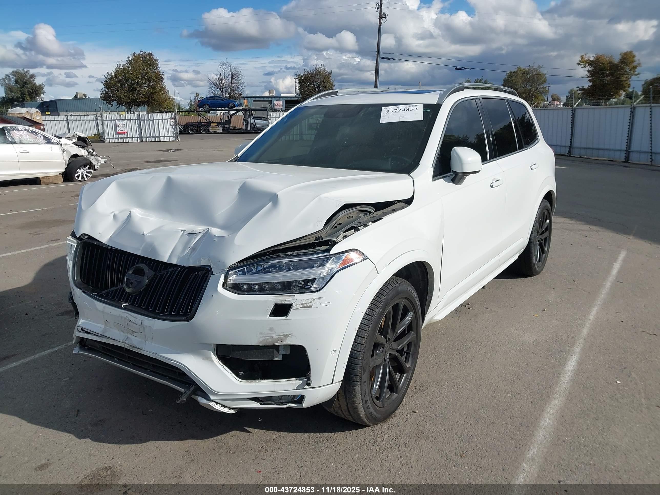VOLVO XC90 image 2