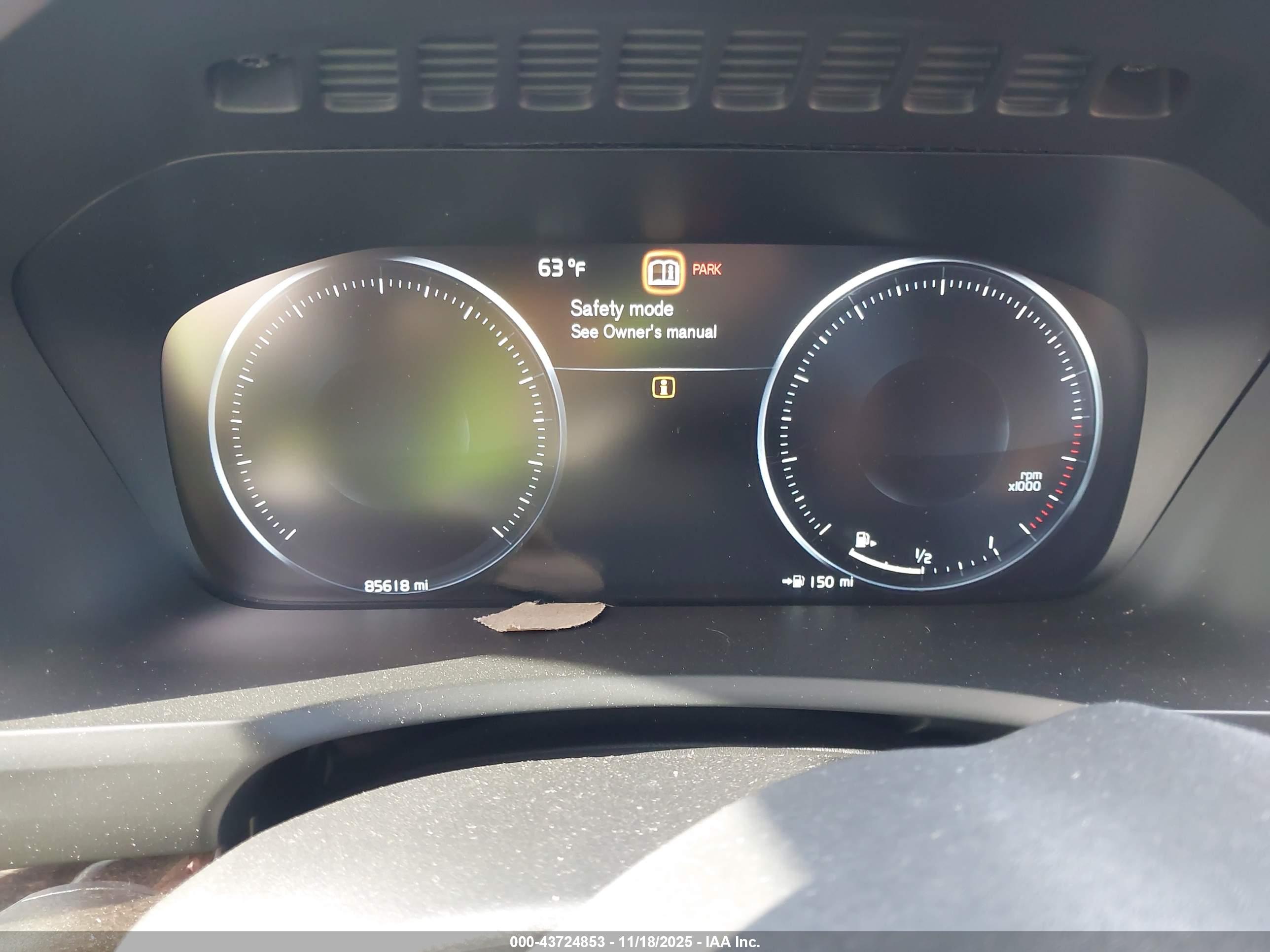 VOLVO XC90 image 7