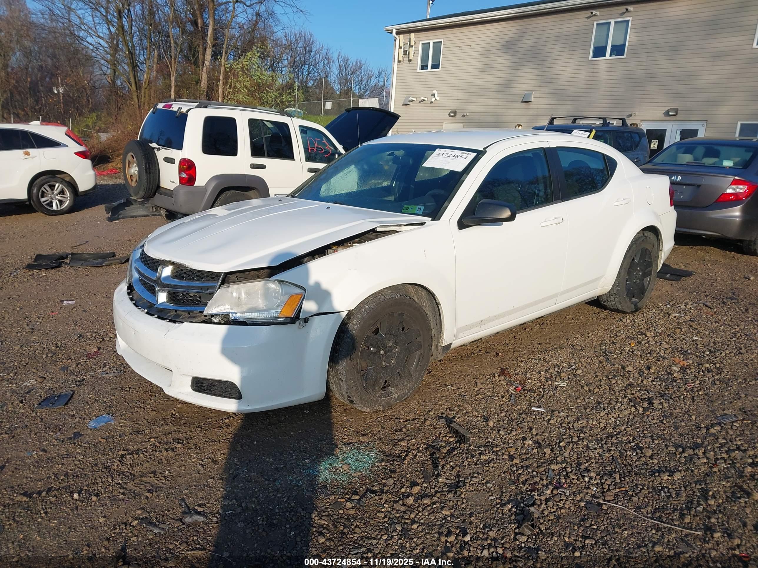 DODGE AVENGER image 2