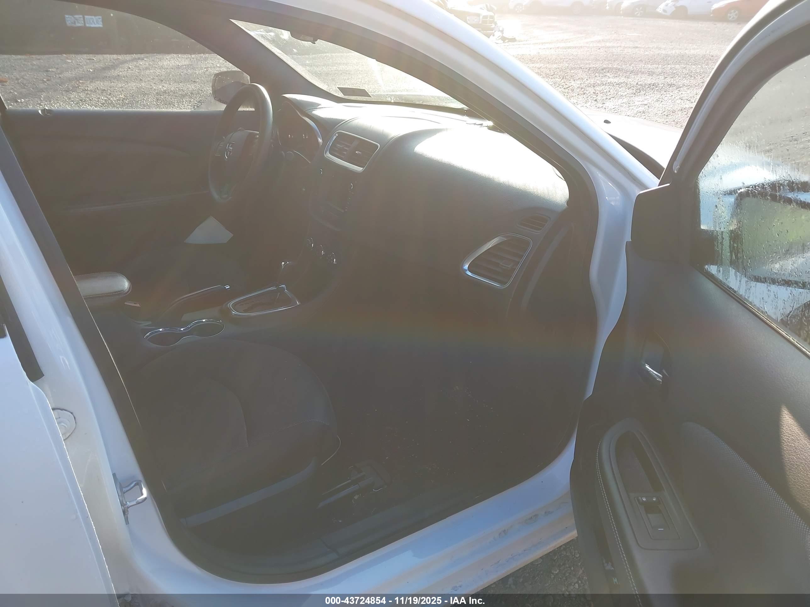 DODGE AVENGER image 5