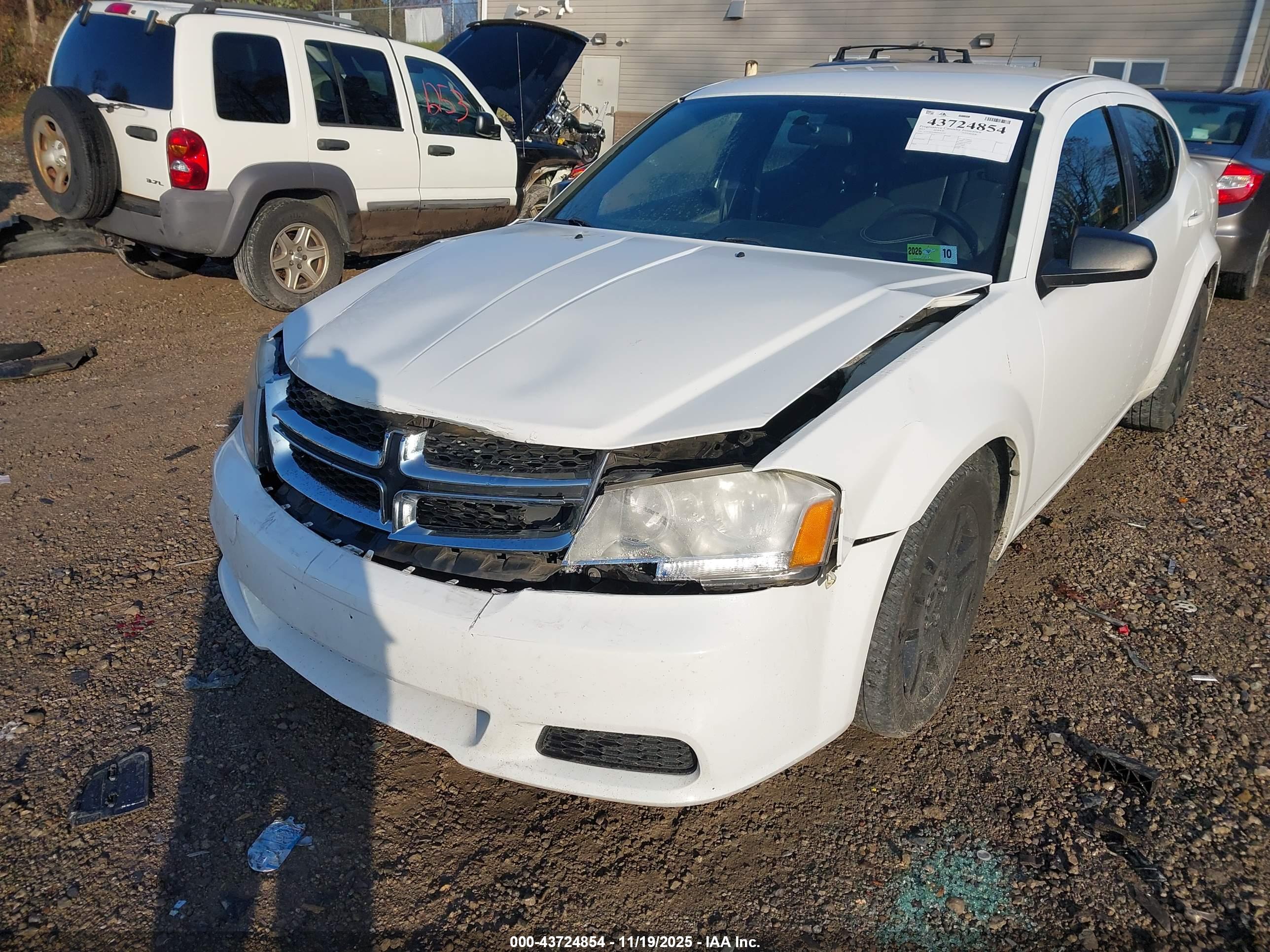 DODGE AVENGER image 6