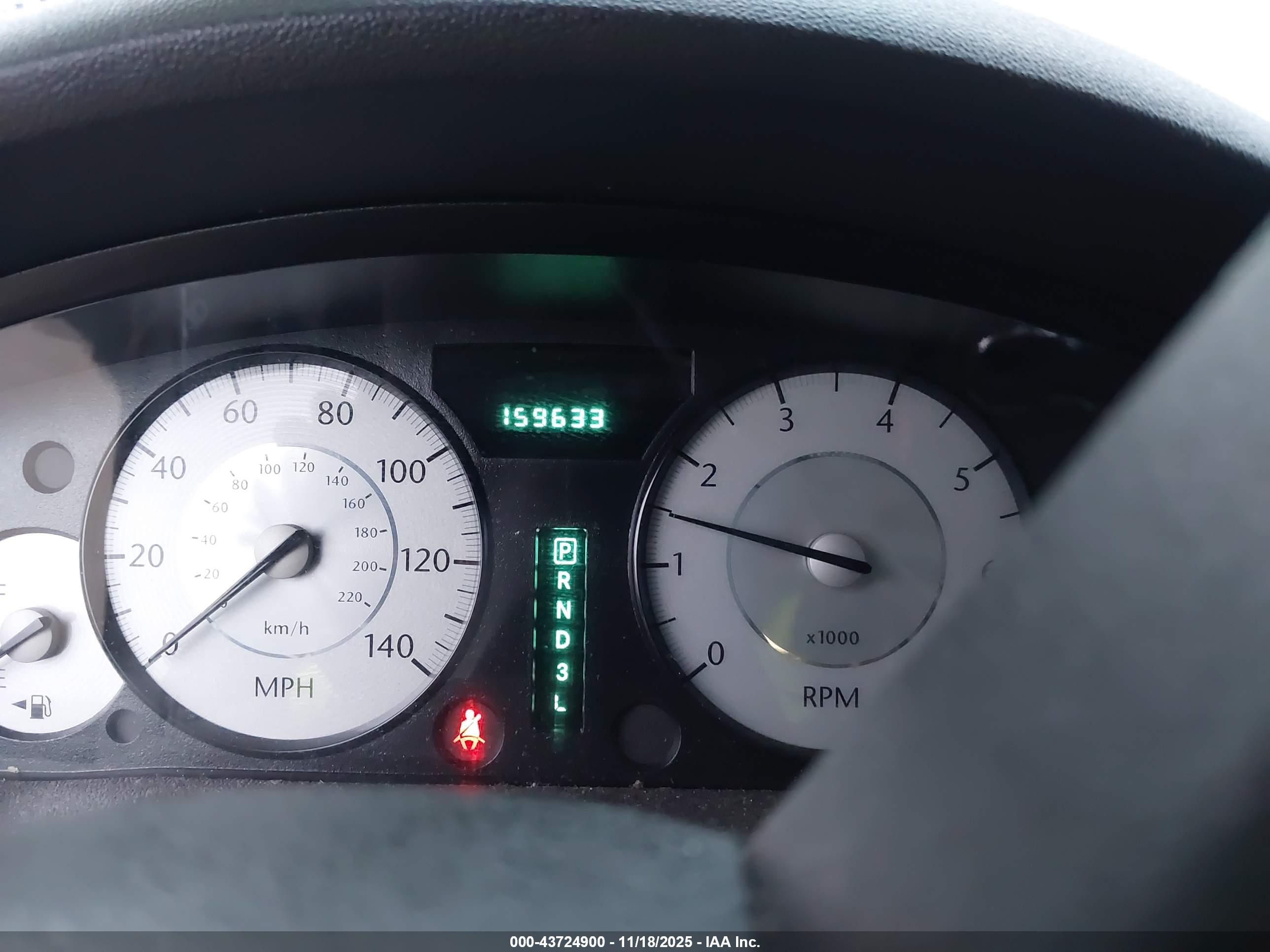 CHRYSLER 300 image 7