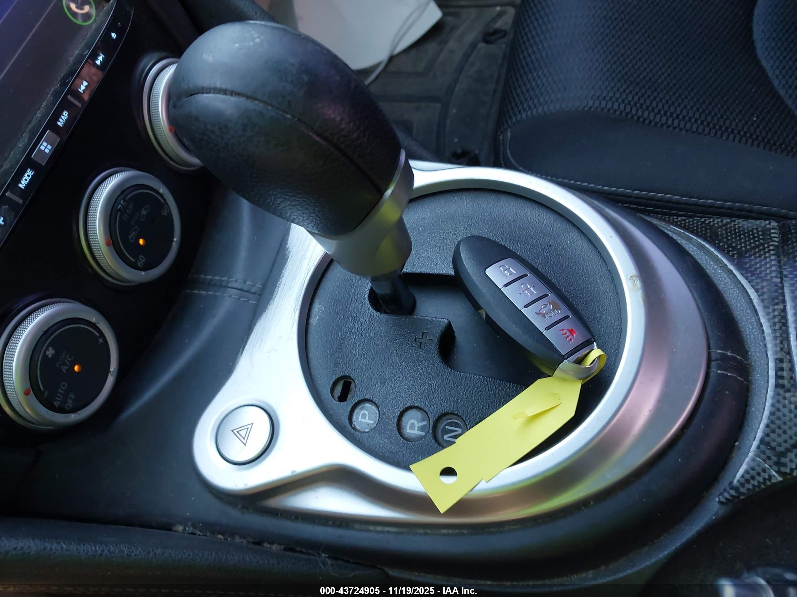 NISSAN 370Z image 11