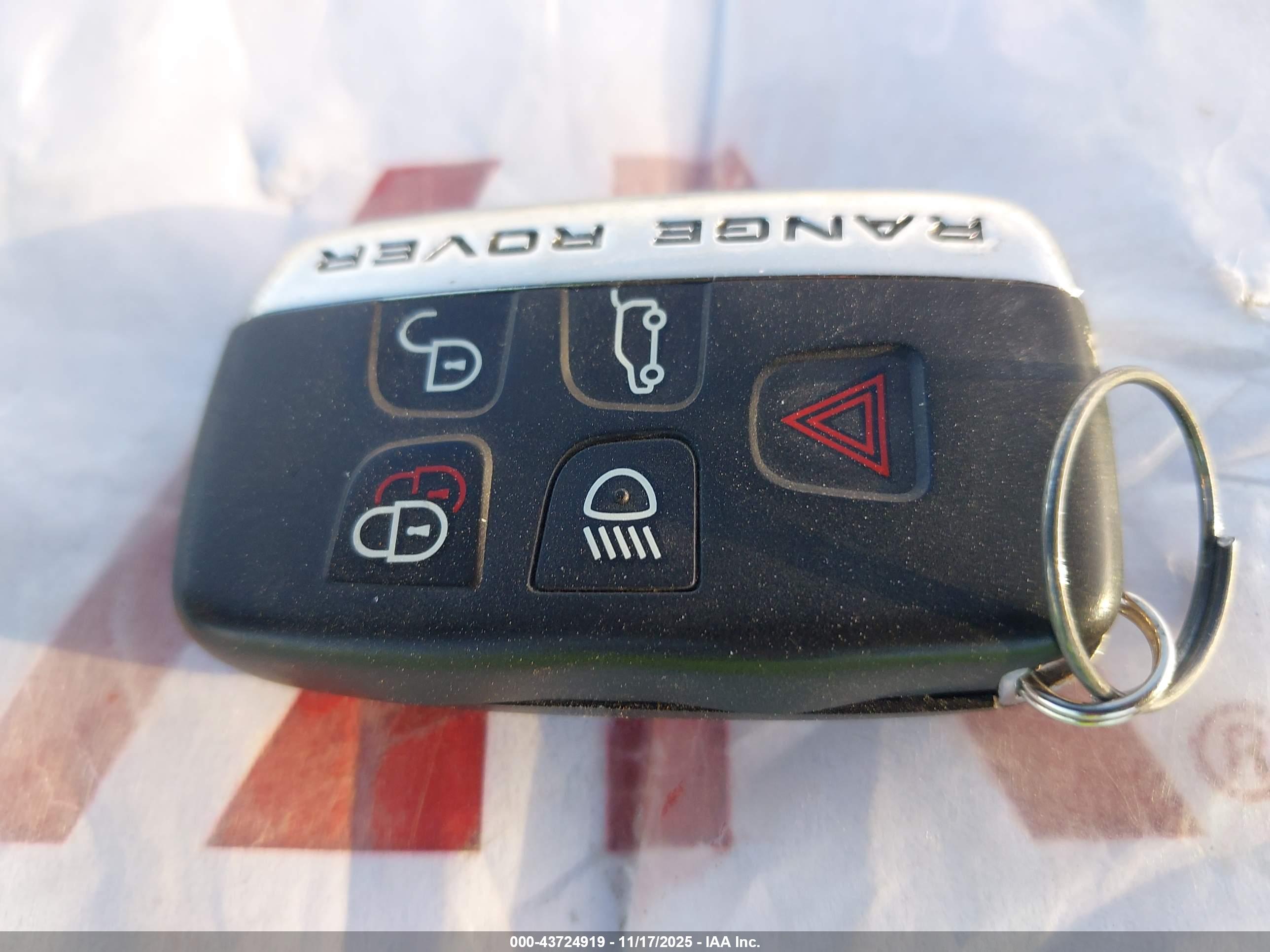 LAND ROVER image 11