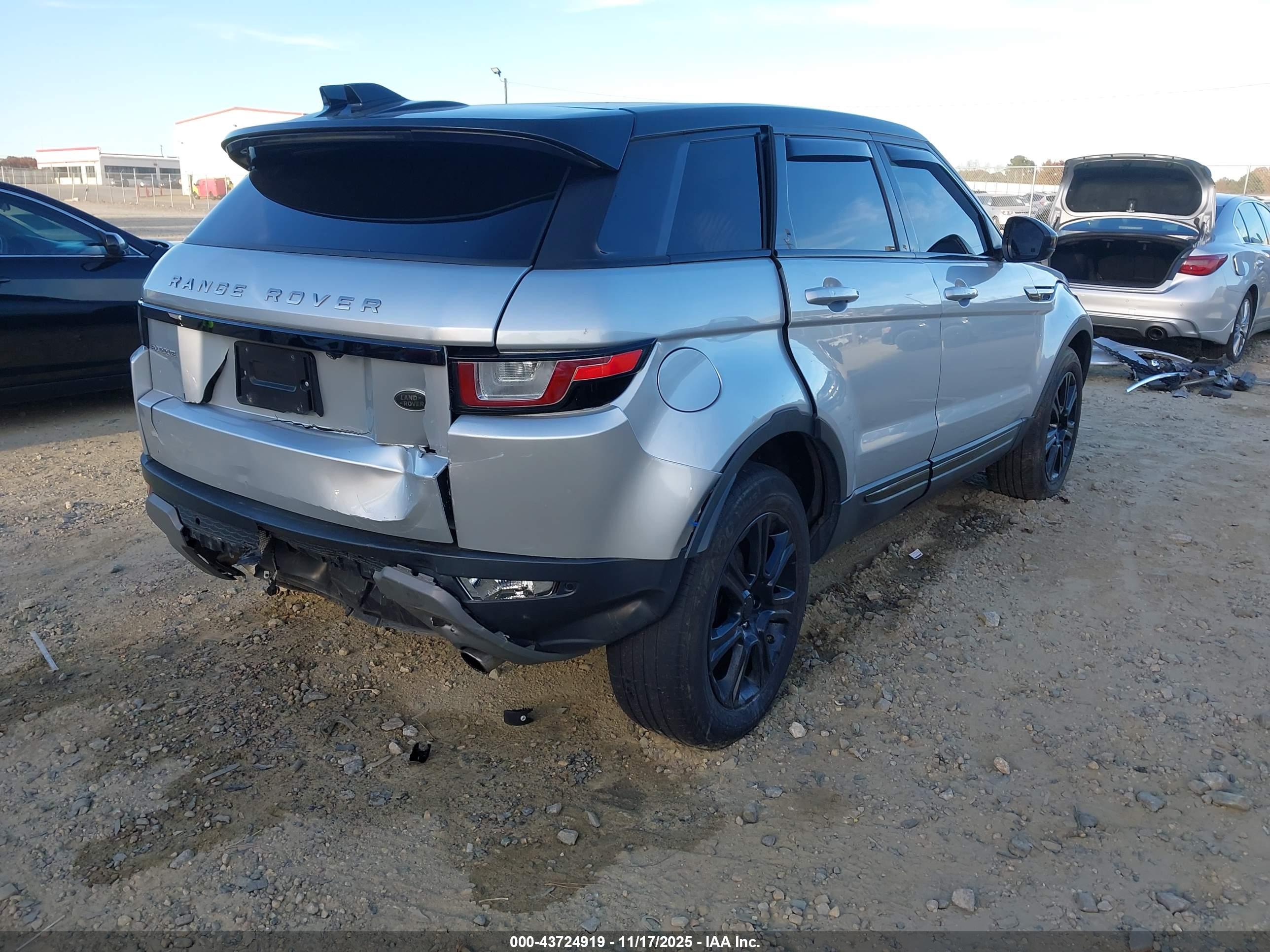 LAND ROVER image 4