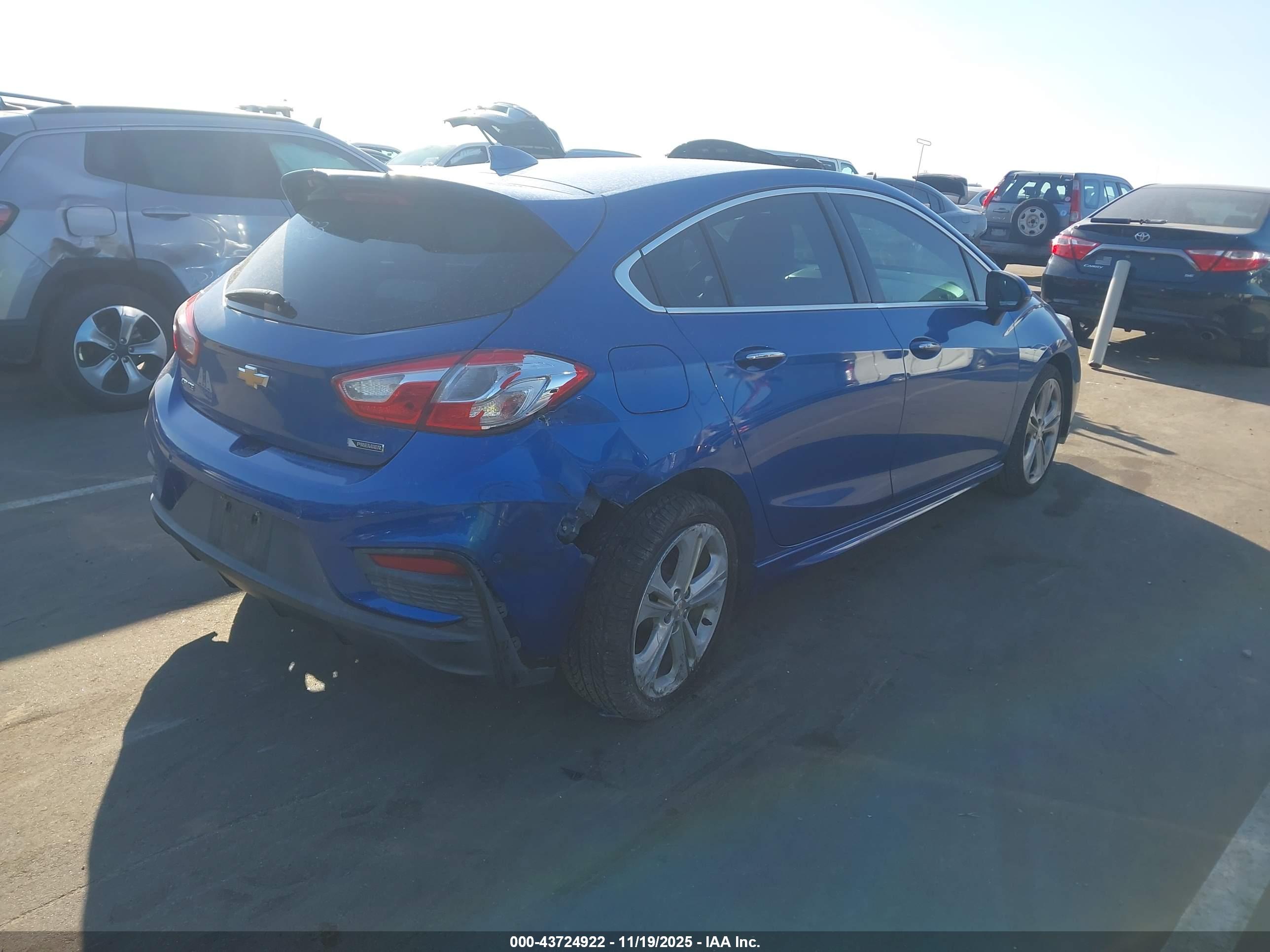 CHEVROLET CRUZE image 4