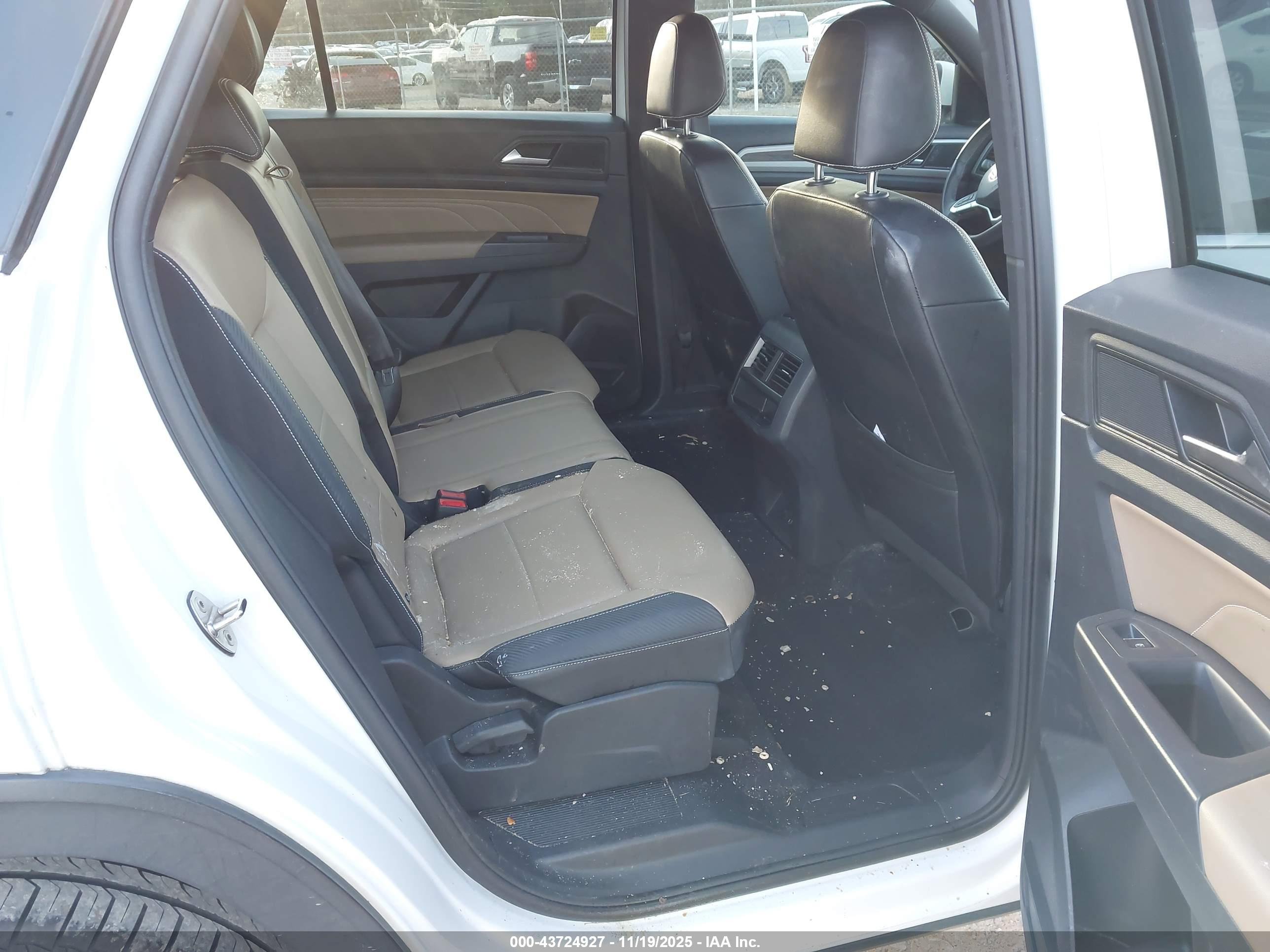 VOLKSWAGEN ATLAS image 8