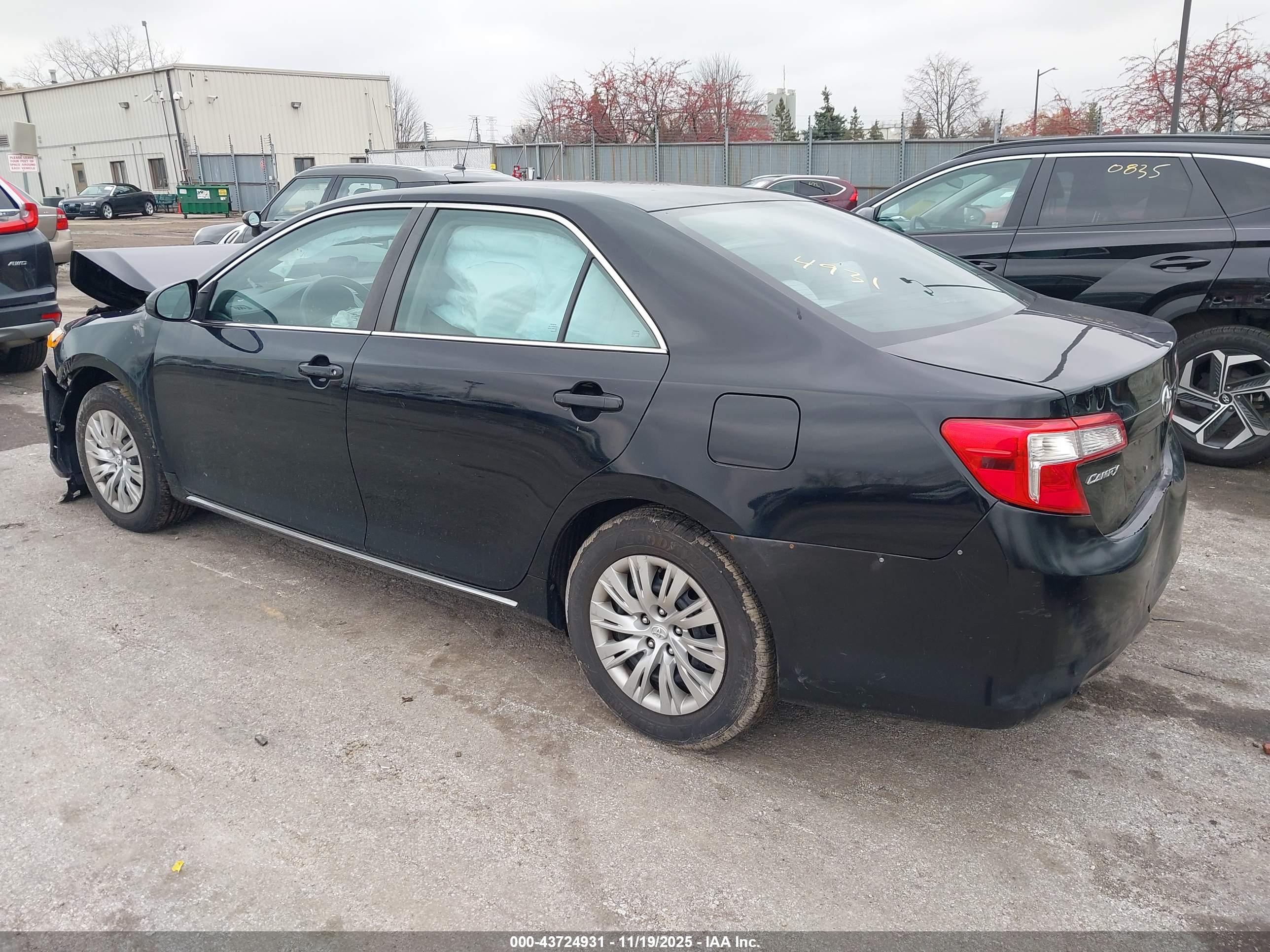 TOYOTA CAMRY image 3