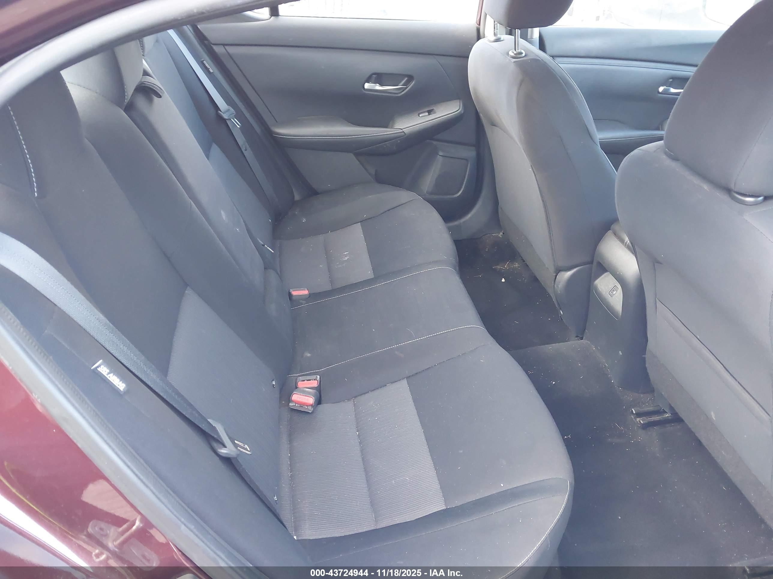 NISSAN SENTRA image 8
