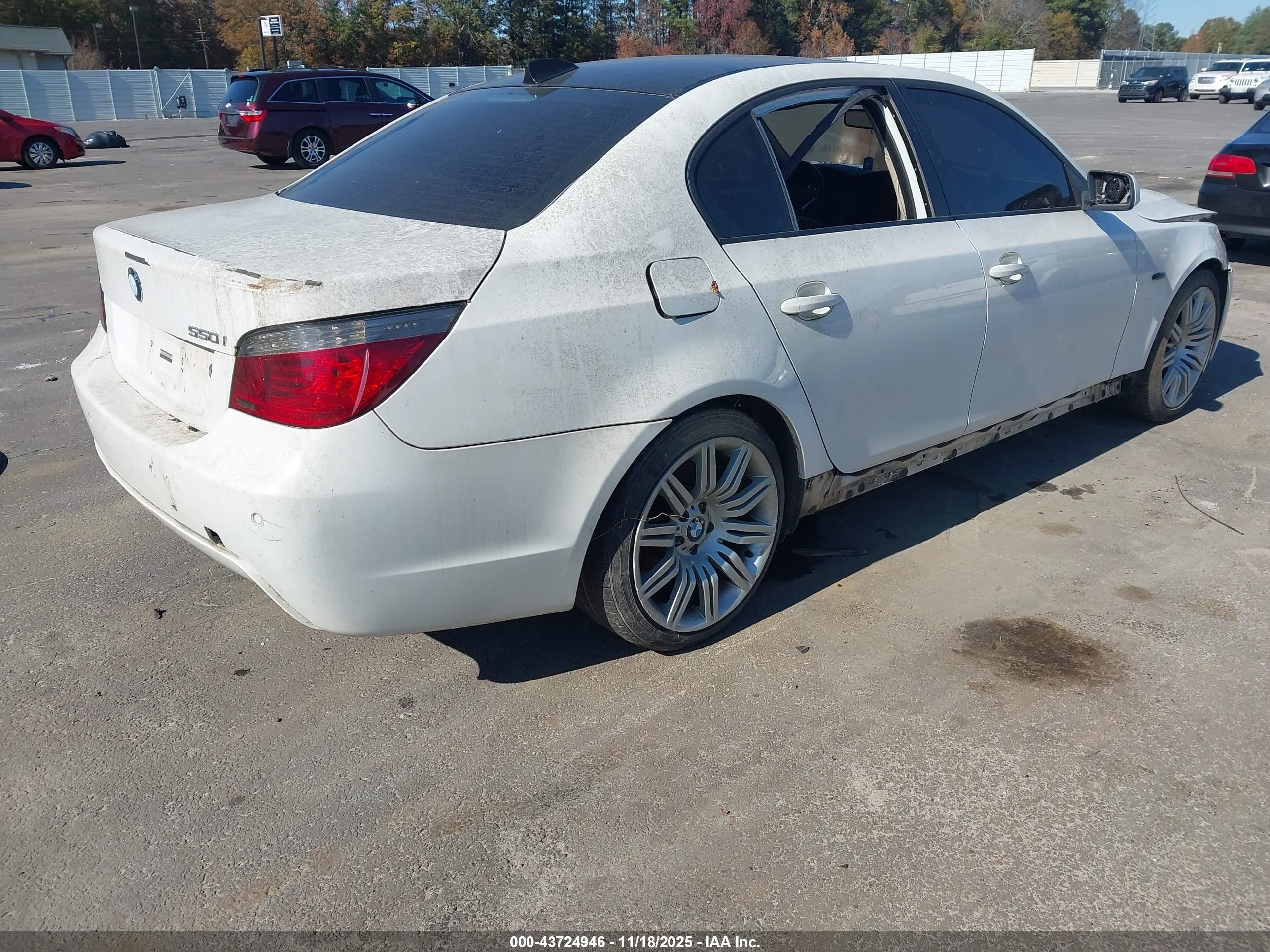 BMW 550I image 4