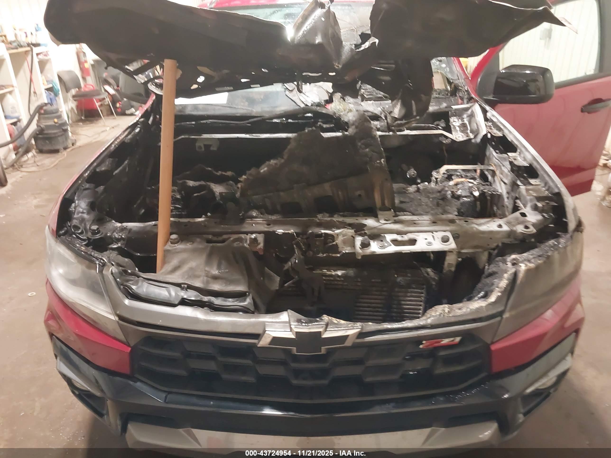 CHEVROLET COLORADO image 10