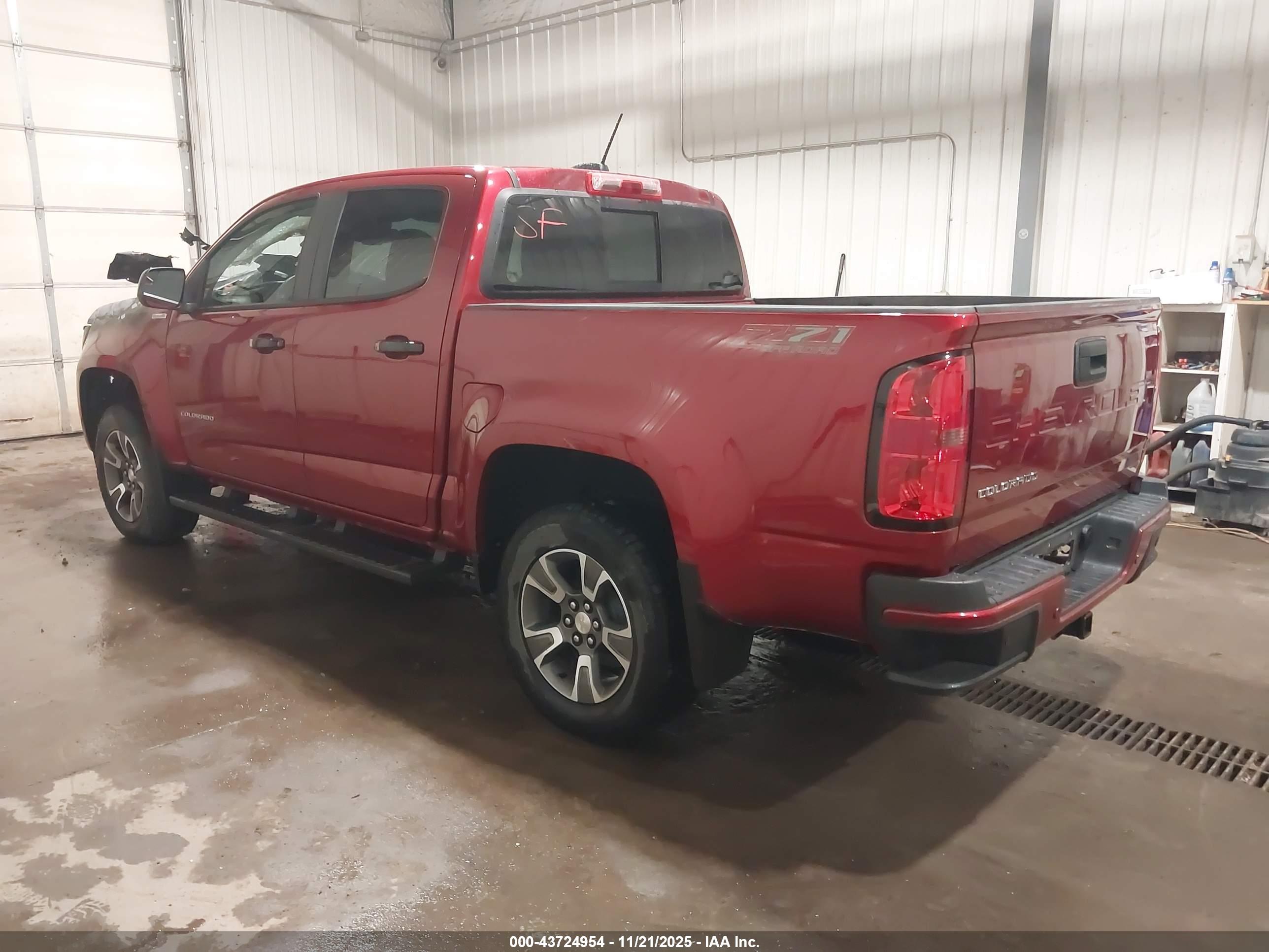 CHEVROLET COLORADO image 3