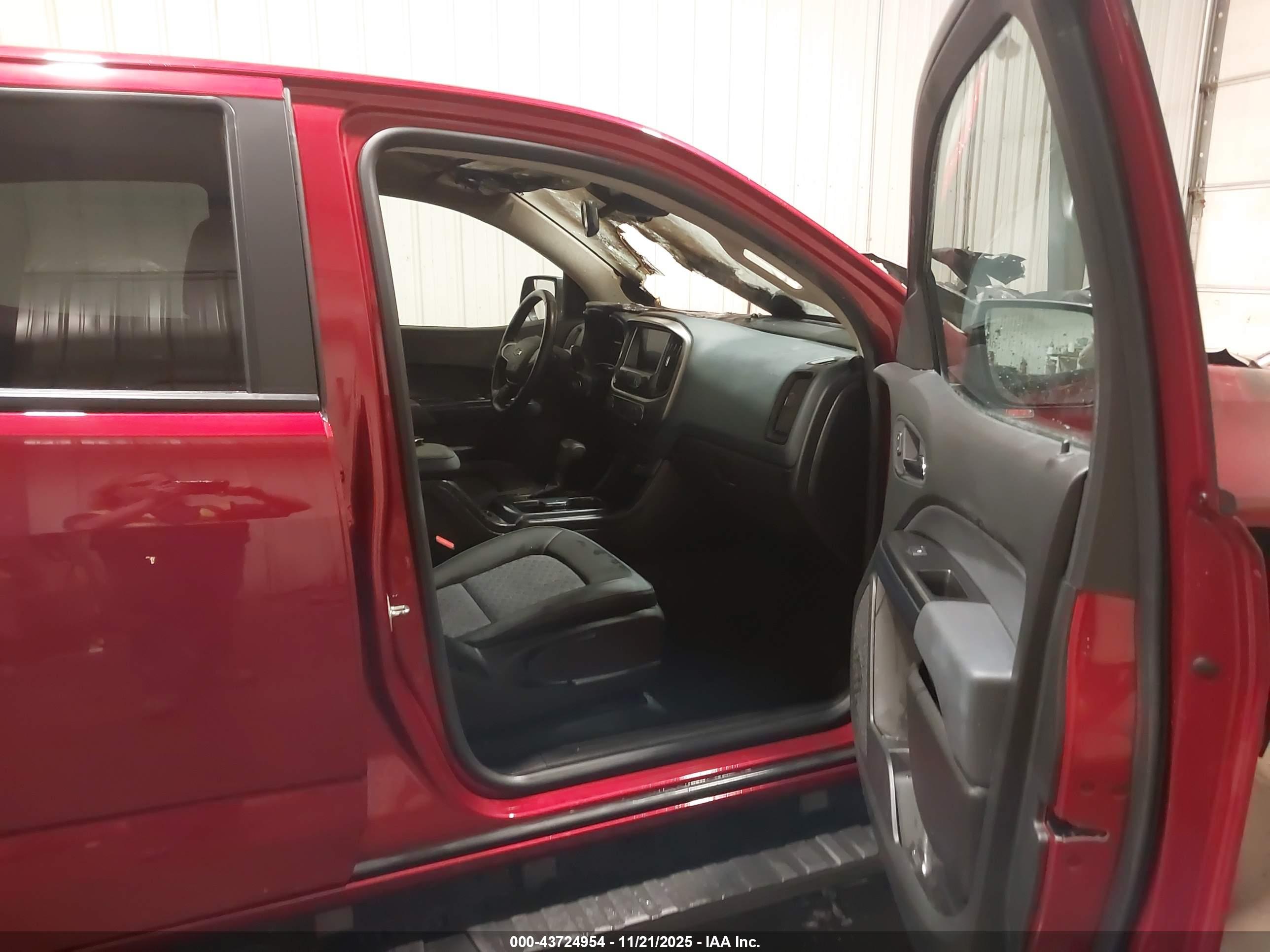 CHEVROLET COLORADO image 5