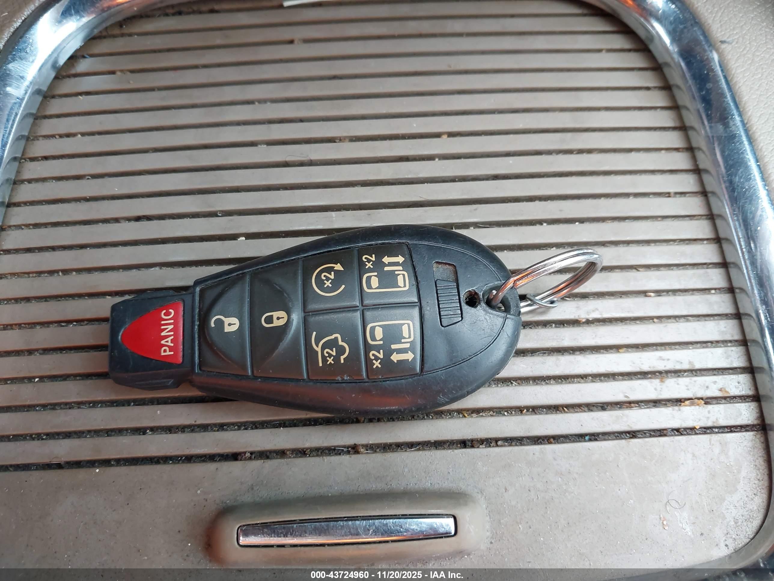 CHRYSLER TOWN image 11